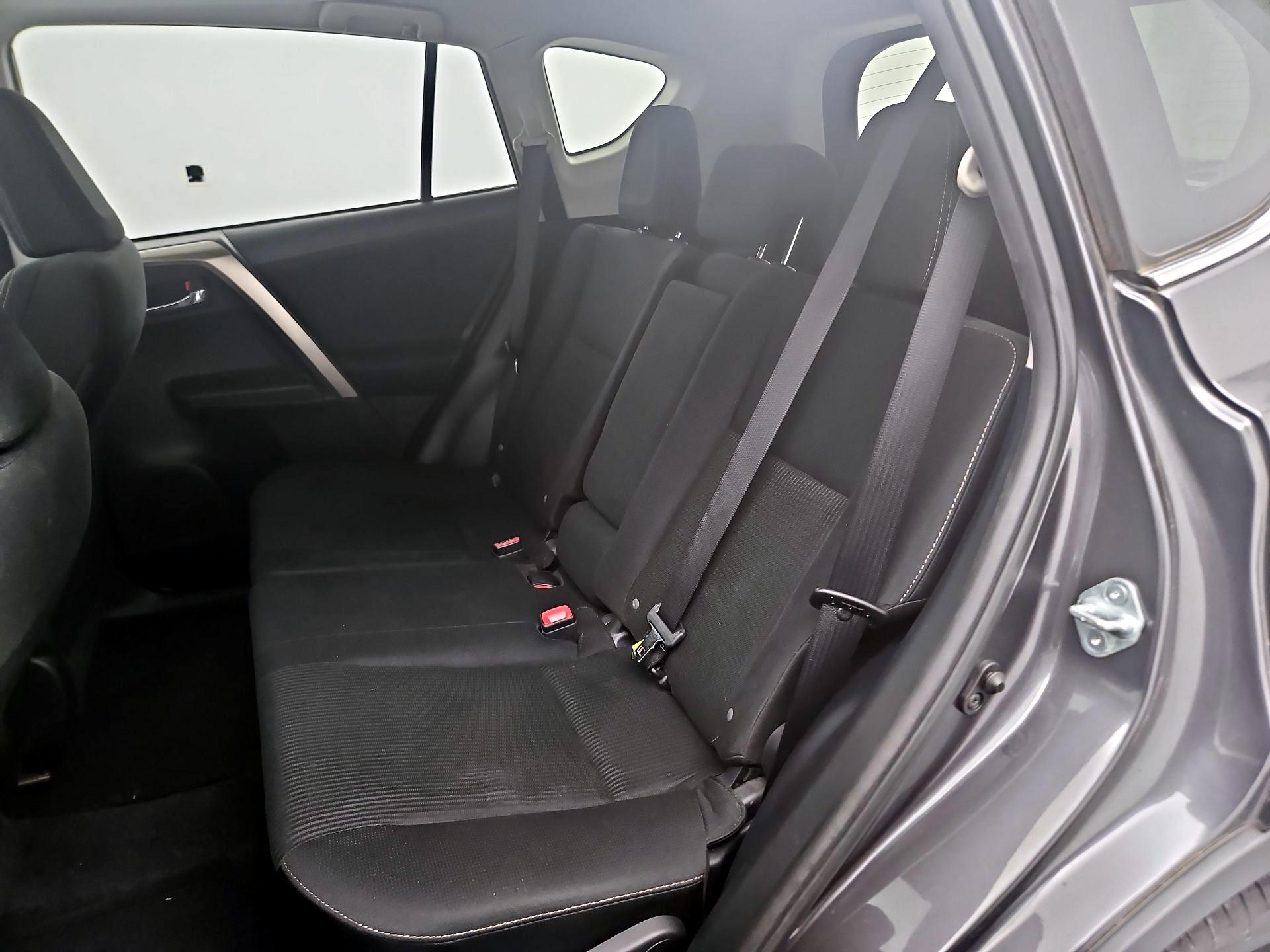 Thumbnail: 2015 Toyota RAV4 - 20