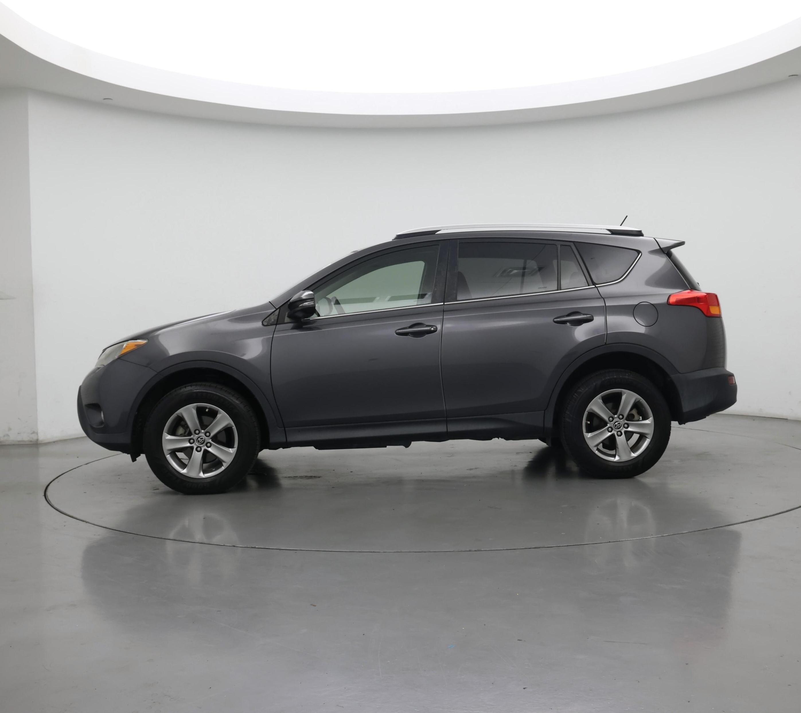 Thumbnail: 2015 Toyota RAV4 - 3