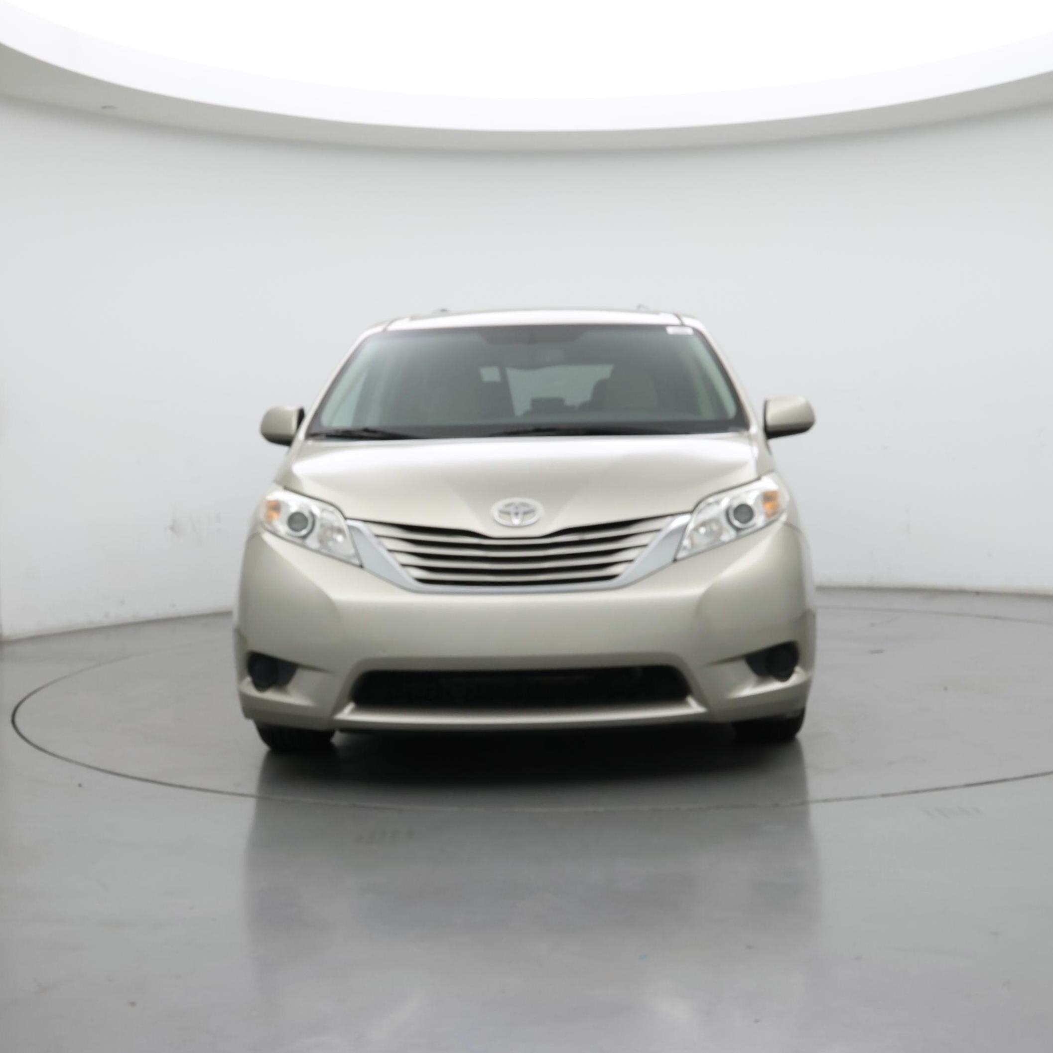 Thumbnail: 2015 Toyota Sienna - 5