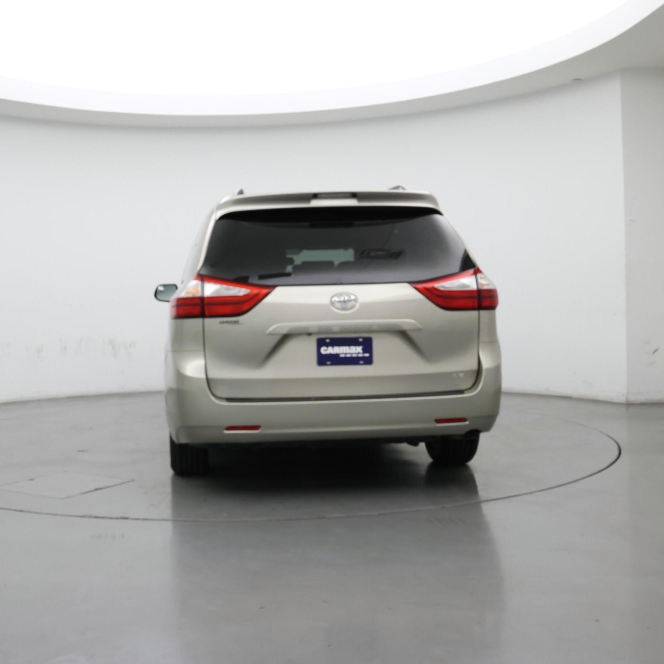Thumbnail: 2015 Toyota Sienna - 6