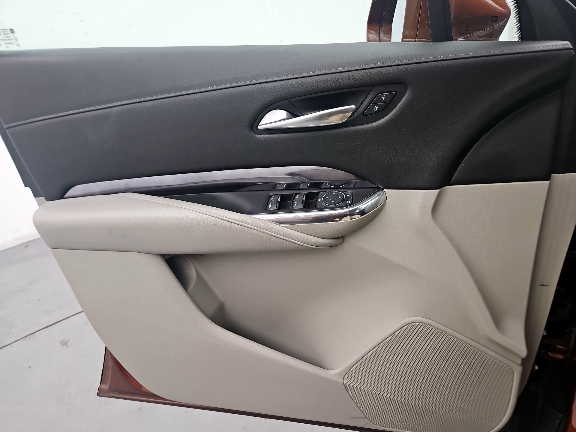 Thumbnail: 2019 Cadillac XT4 - 12