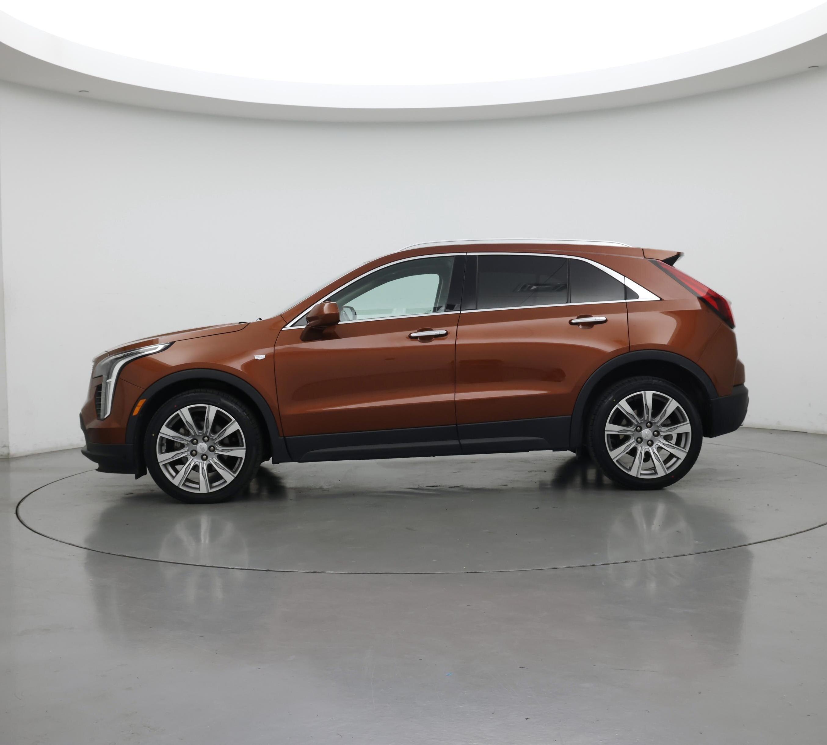 Thumbnail: 2019 Cadillac XT4 - 3