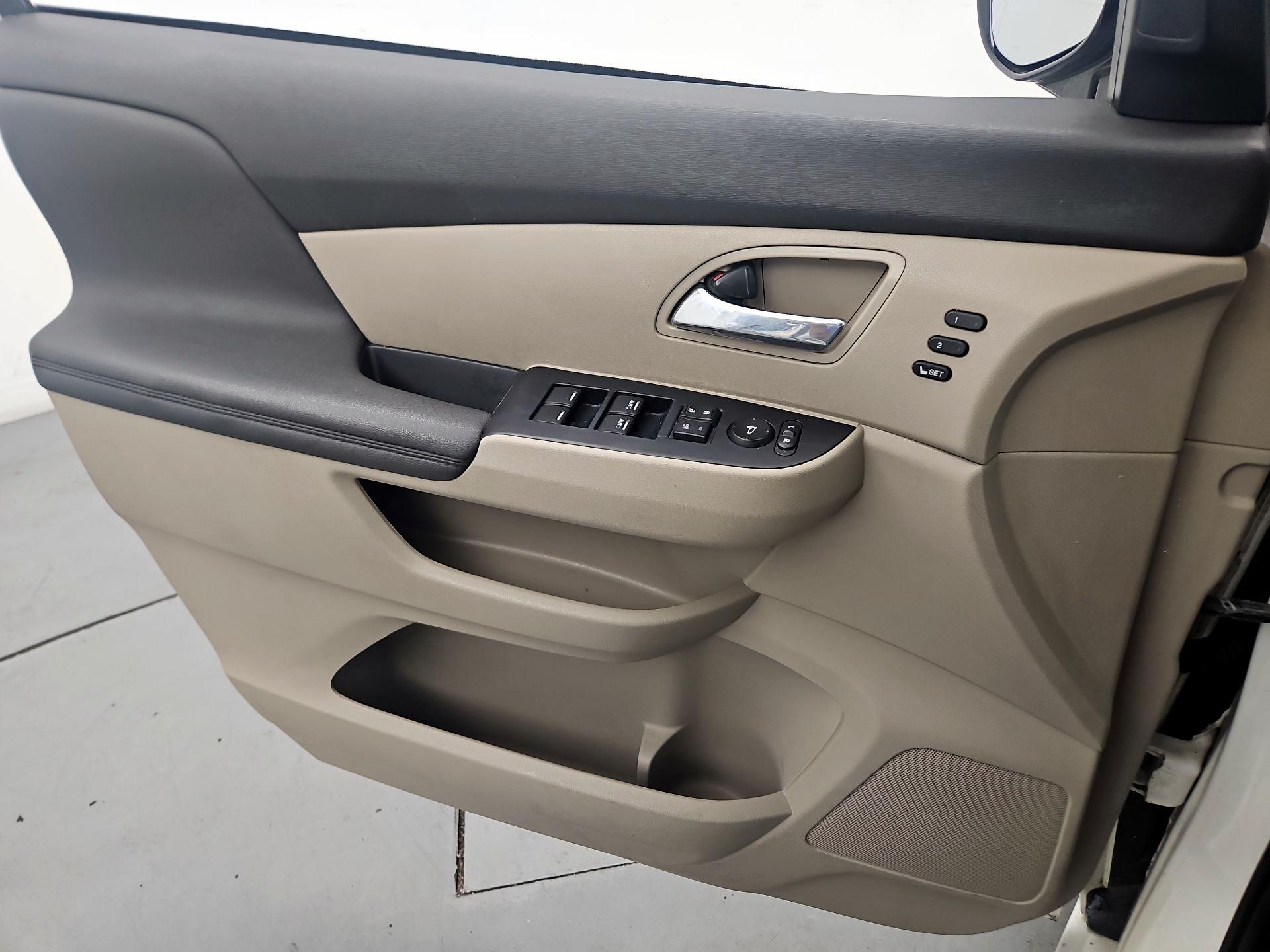 Thumbnail: 2015 Honda Odyssey - 12