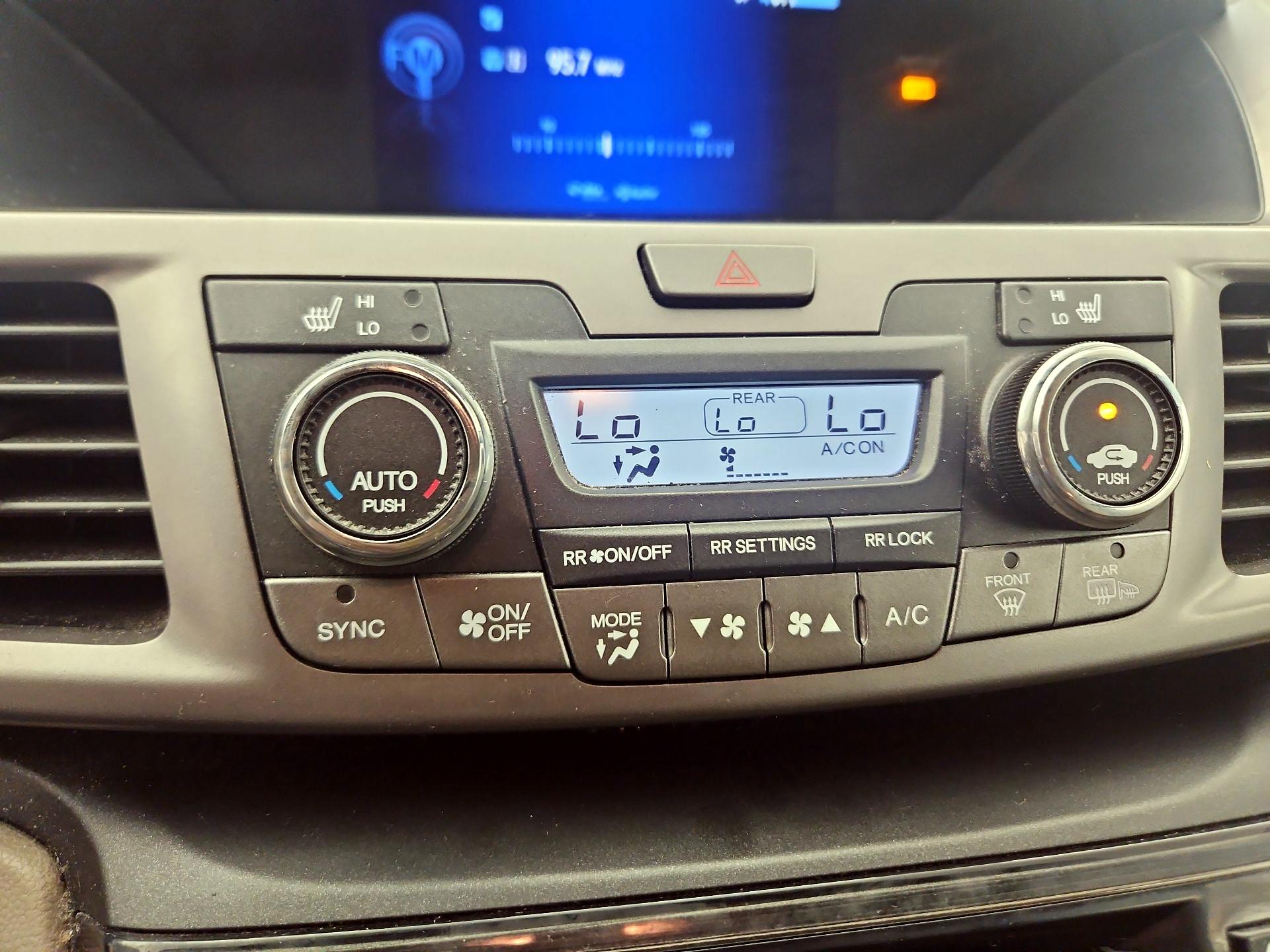 Thumbnail: 2015 Honda Odyssey - 15