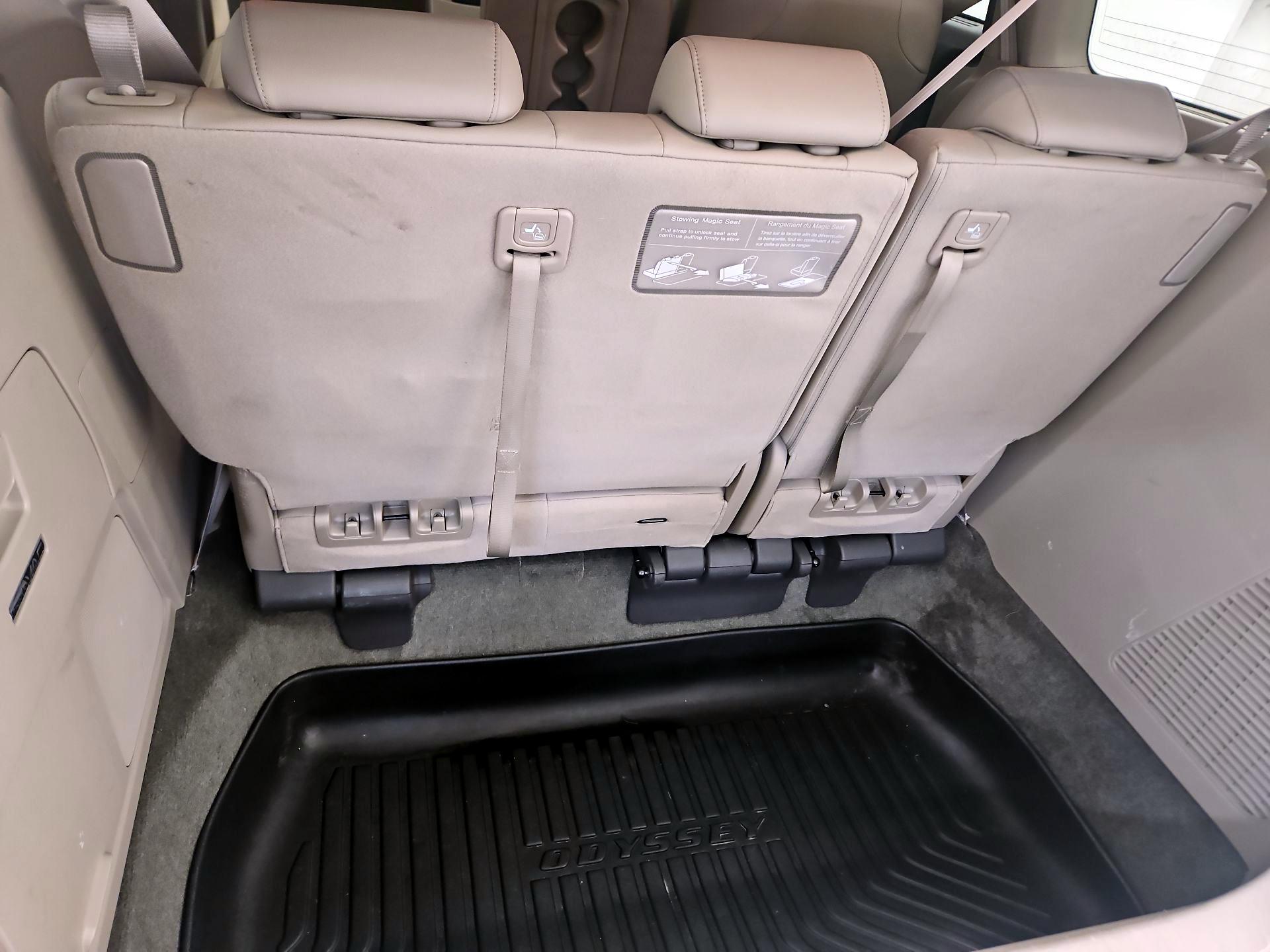 Thumbnail: 2015 Honda Odyssey - 17