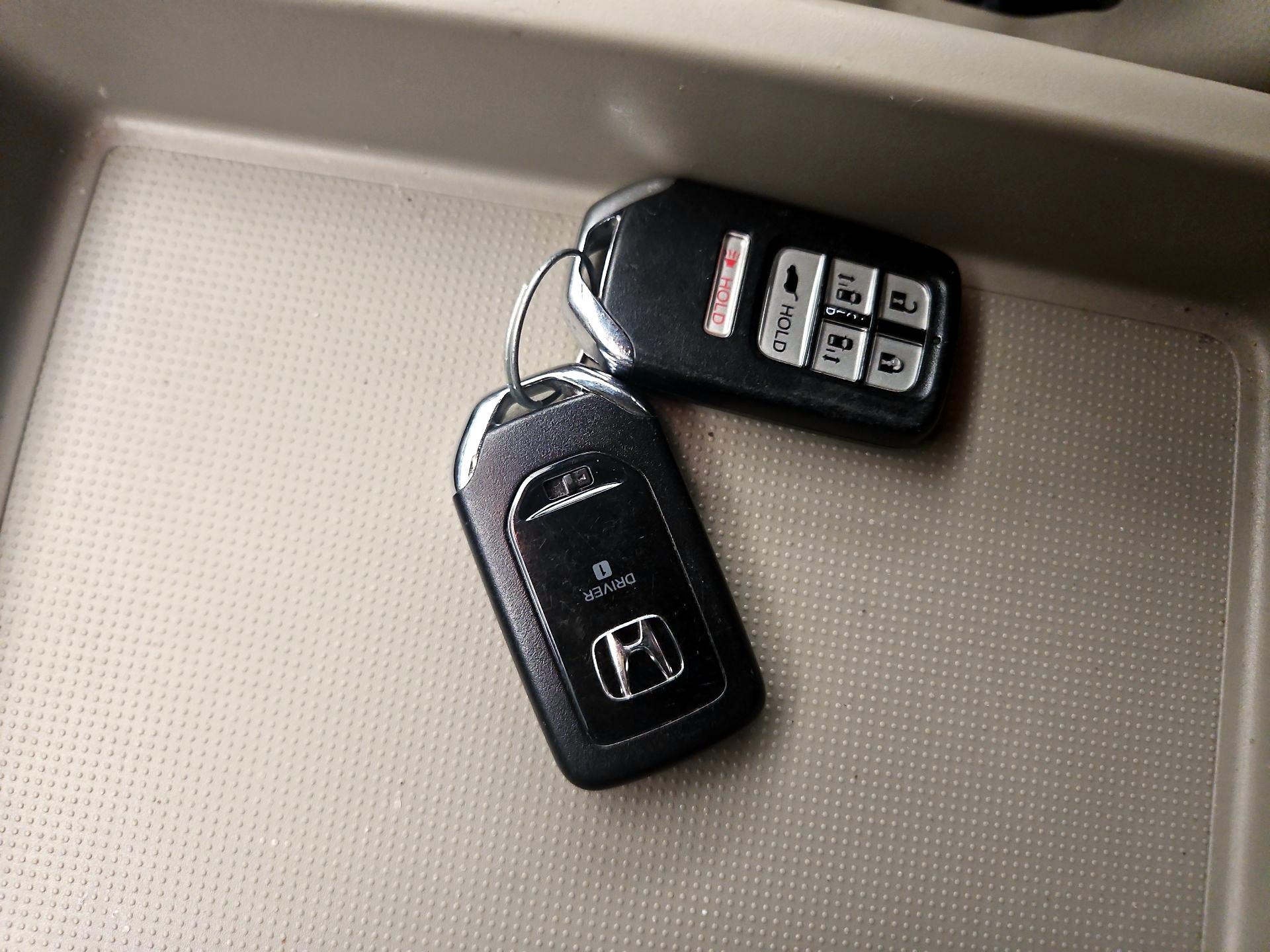 Thumbnail: 2015 Honda Odyssey - 19