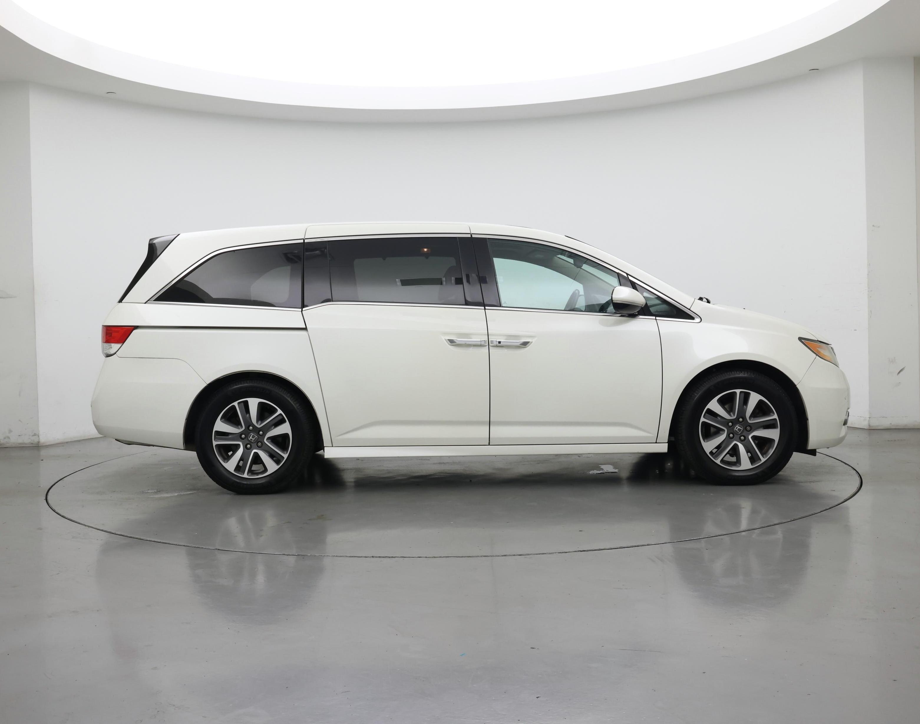 Thumbnail: 2015 Honda Odyssey - 7