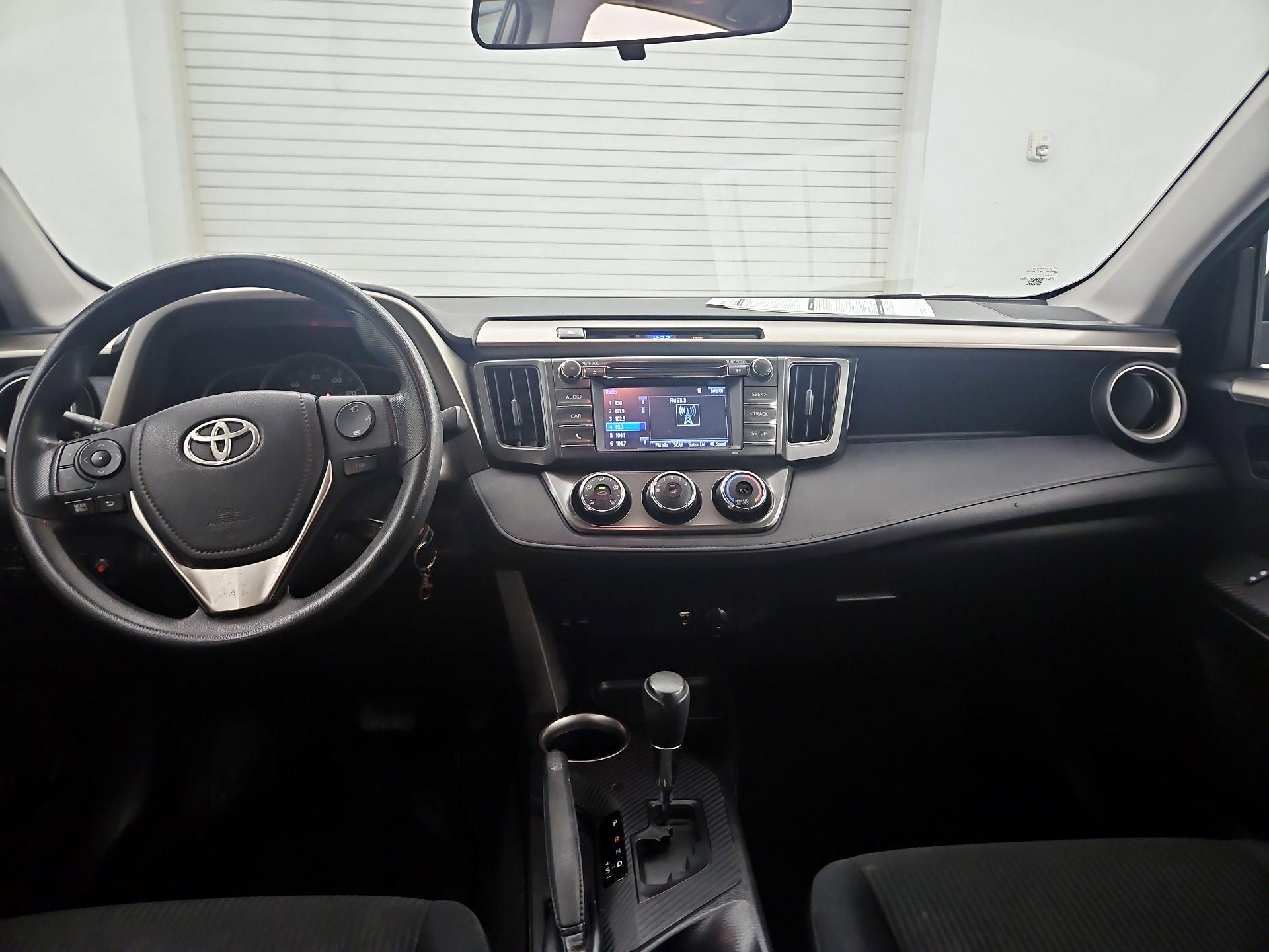 Thumbnail: 2015 Toyota RAV4 - 9