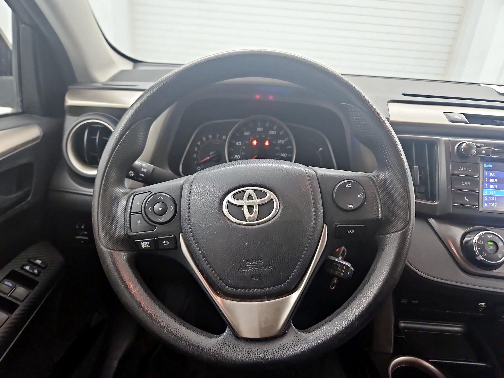 Thumbnail: 2015 Toyota RAV4 - 10