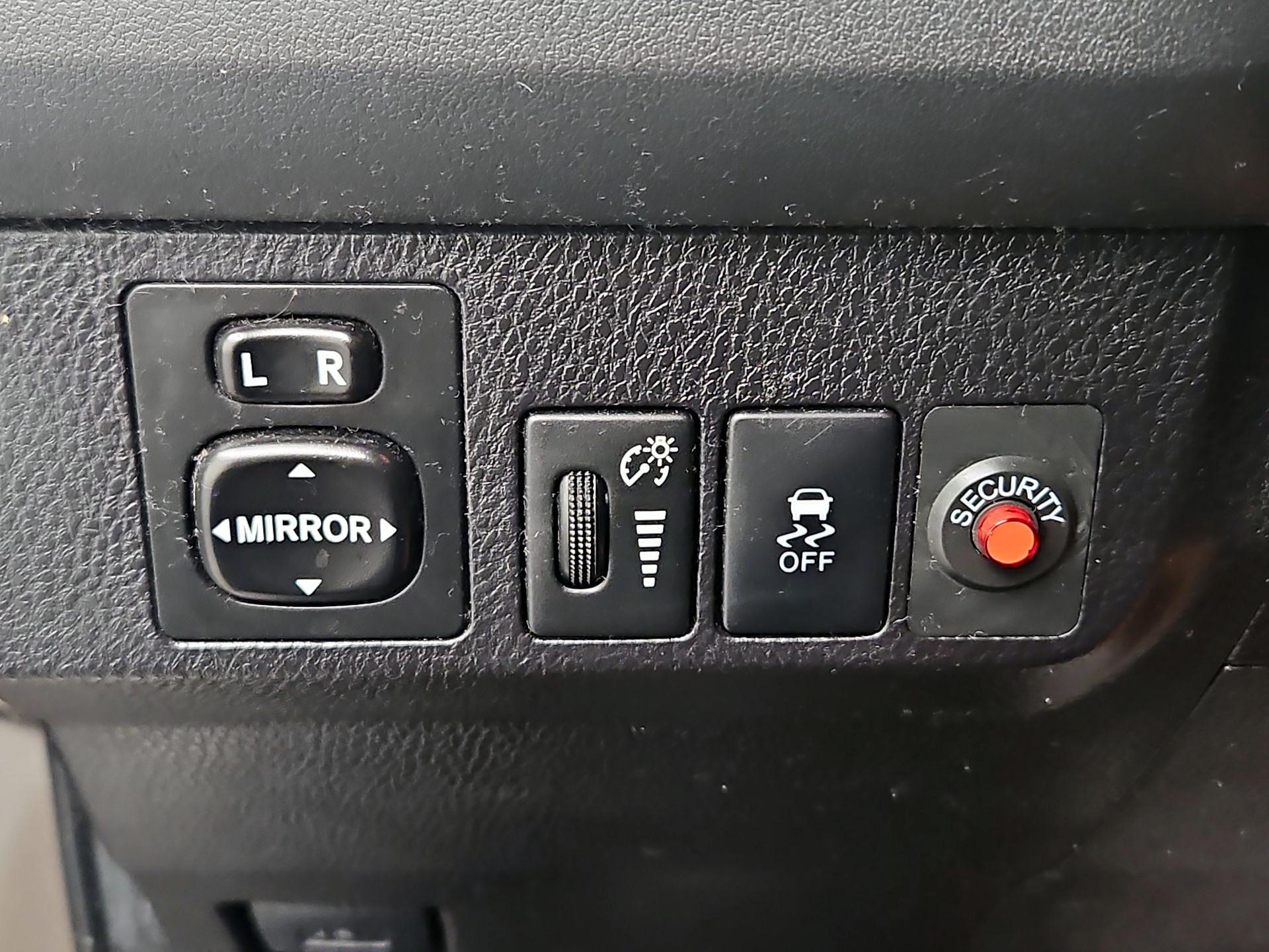 Thumbnail: 2015 Toyota RAV4 - 13