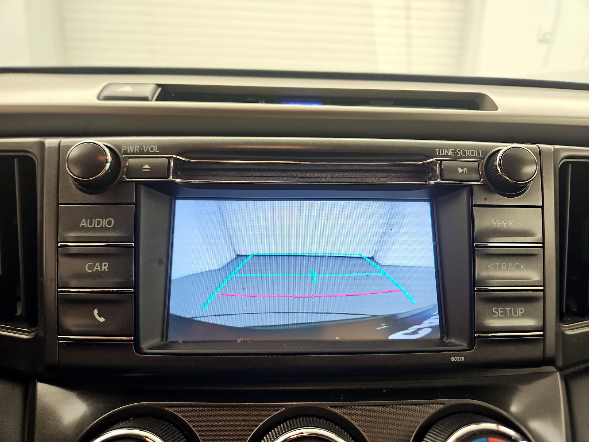 Thumbnail: 2015 Toyota RAV4 - 14