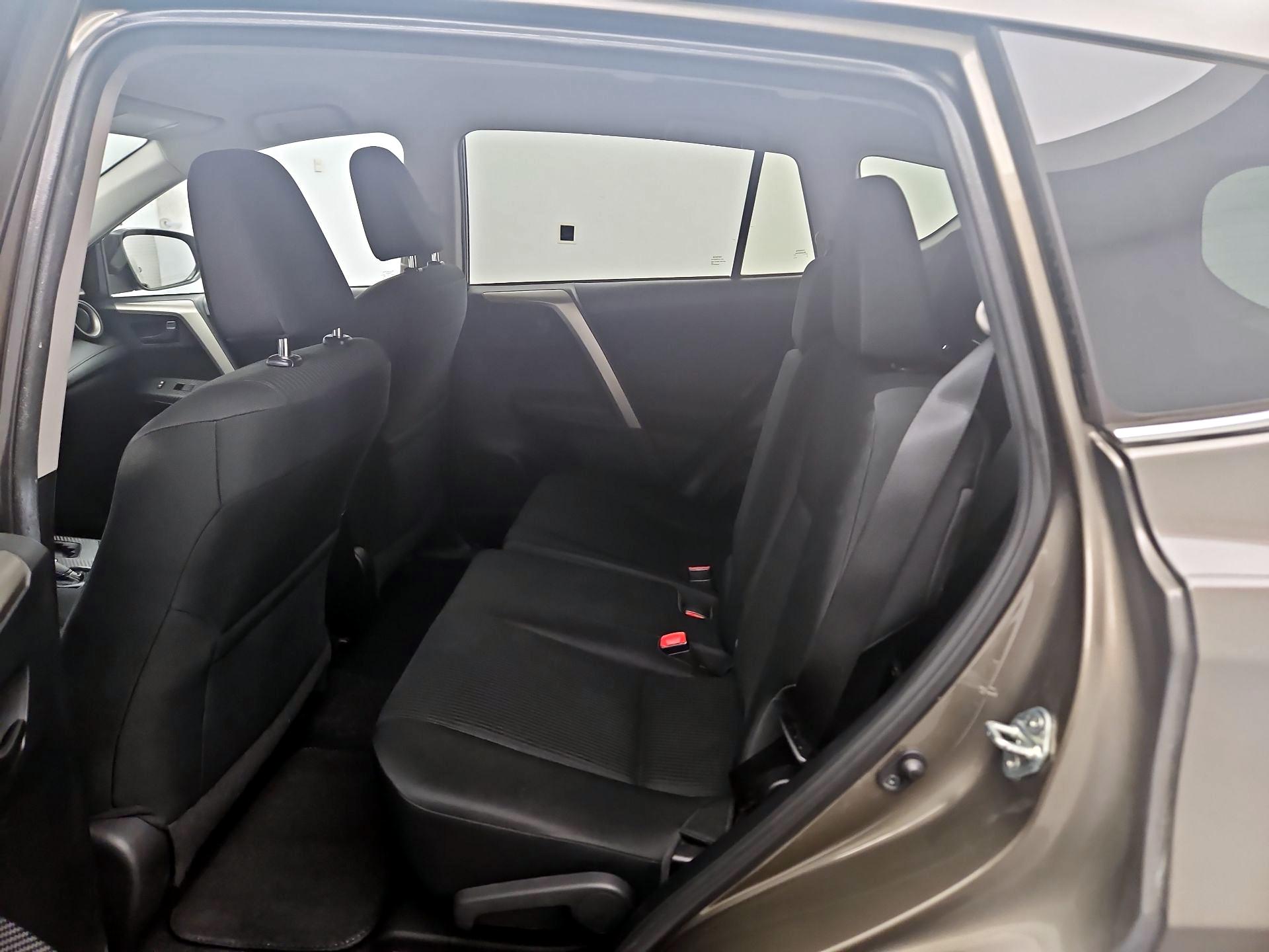 Thumbnail: 2015 Toyota RAV4 - 19
