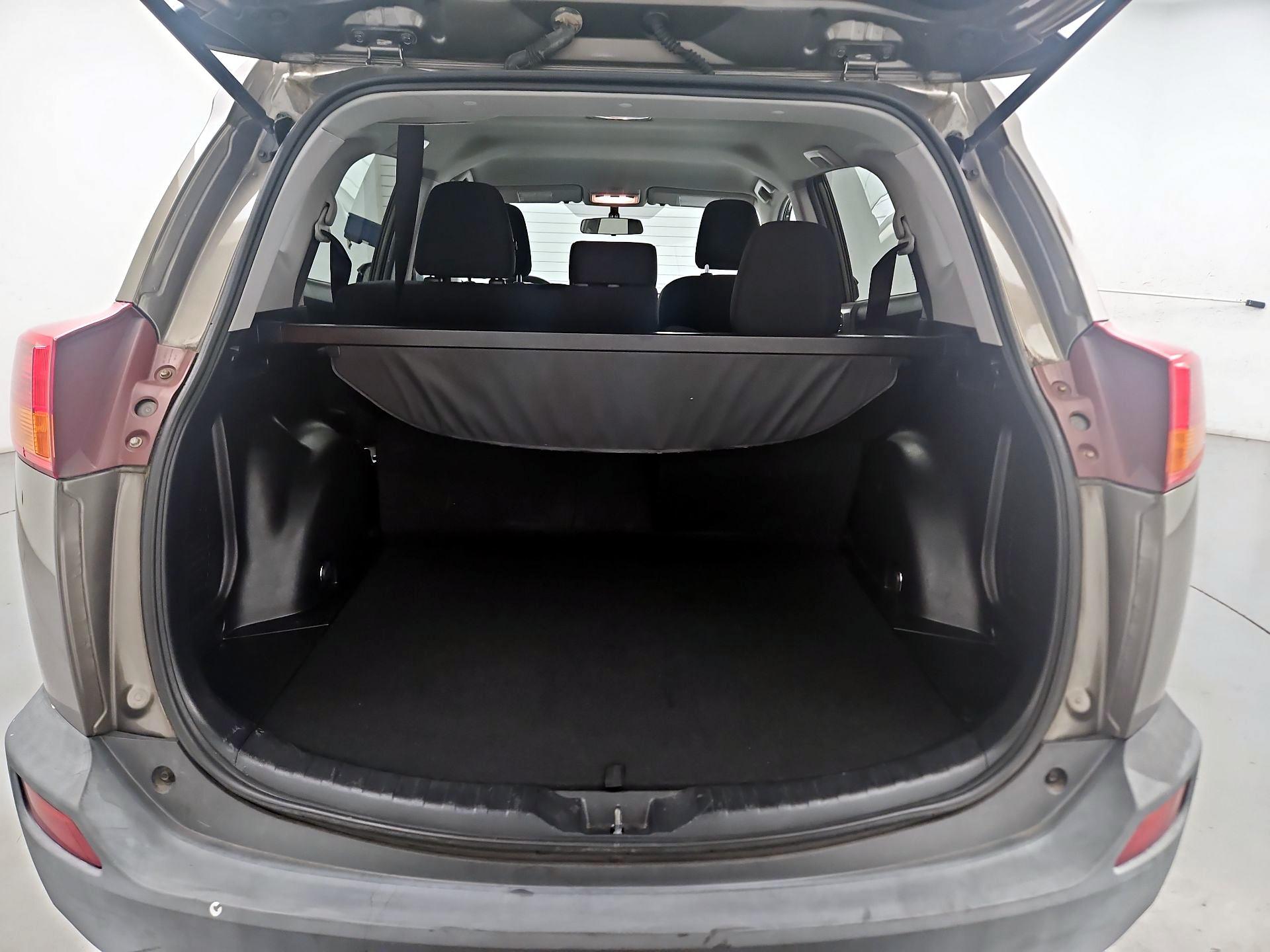 Thumbnail: 2015 Toyota RAV4 - 20