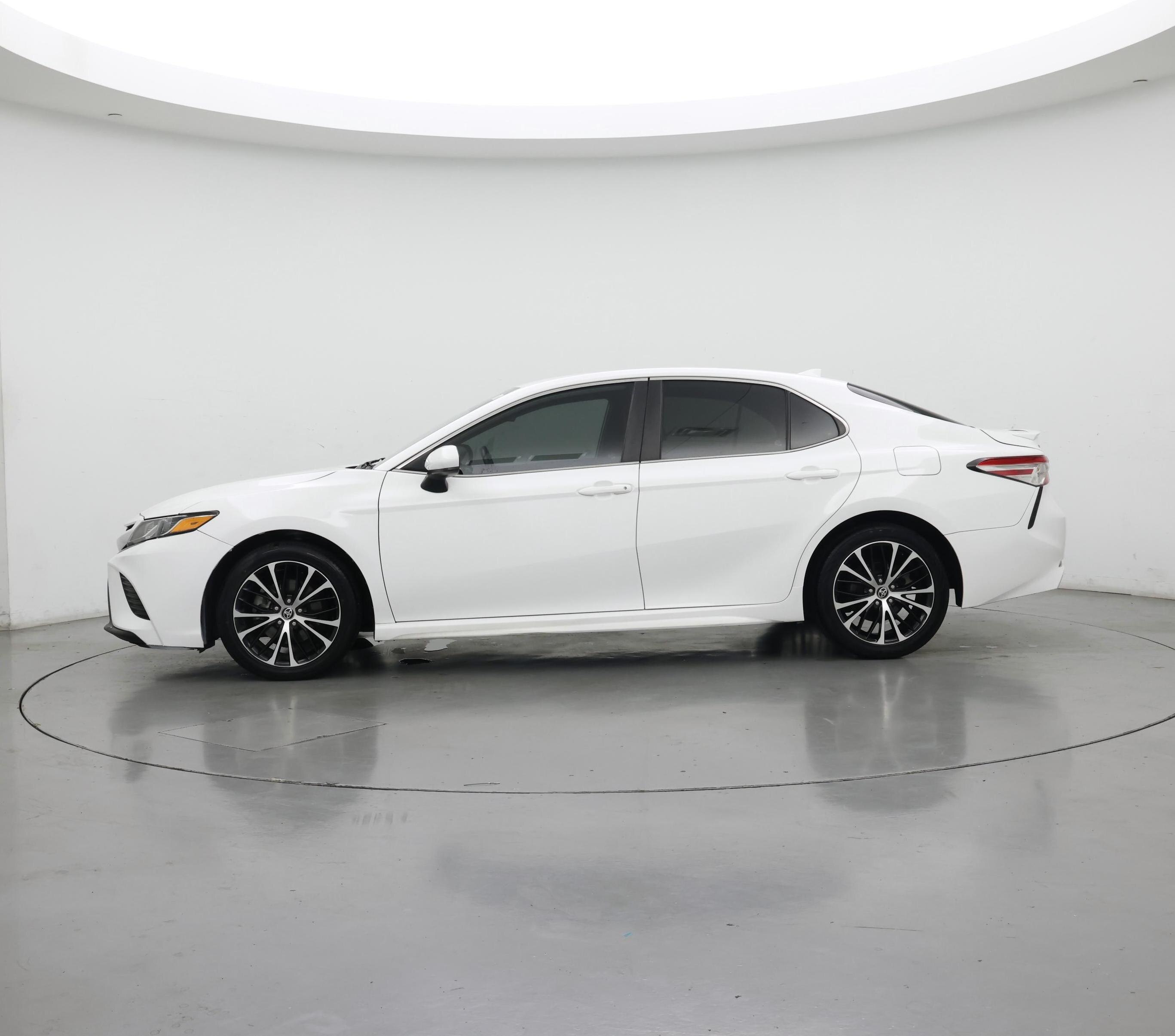 Thumbnail: 2020 Toyota Camry - 3