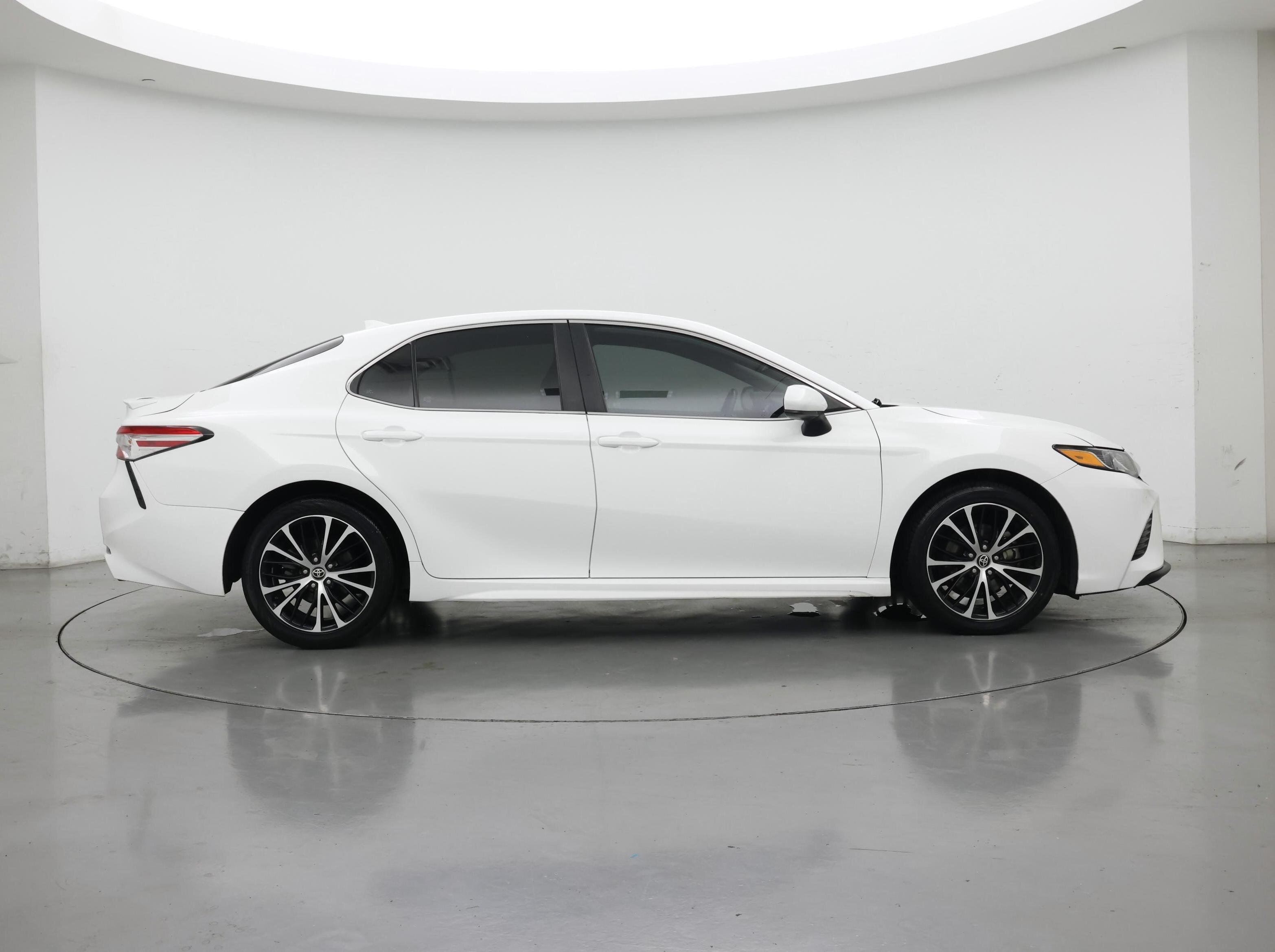 Thumbnail: 2020 Toyota Camry - 7