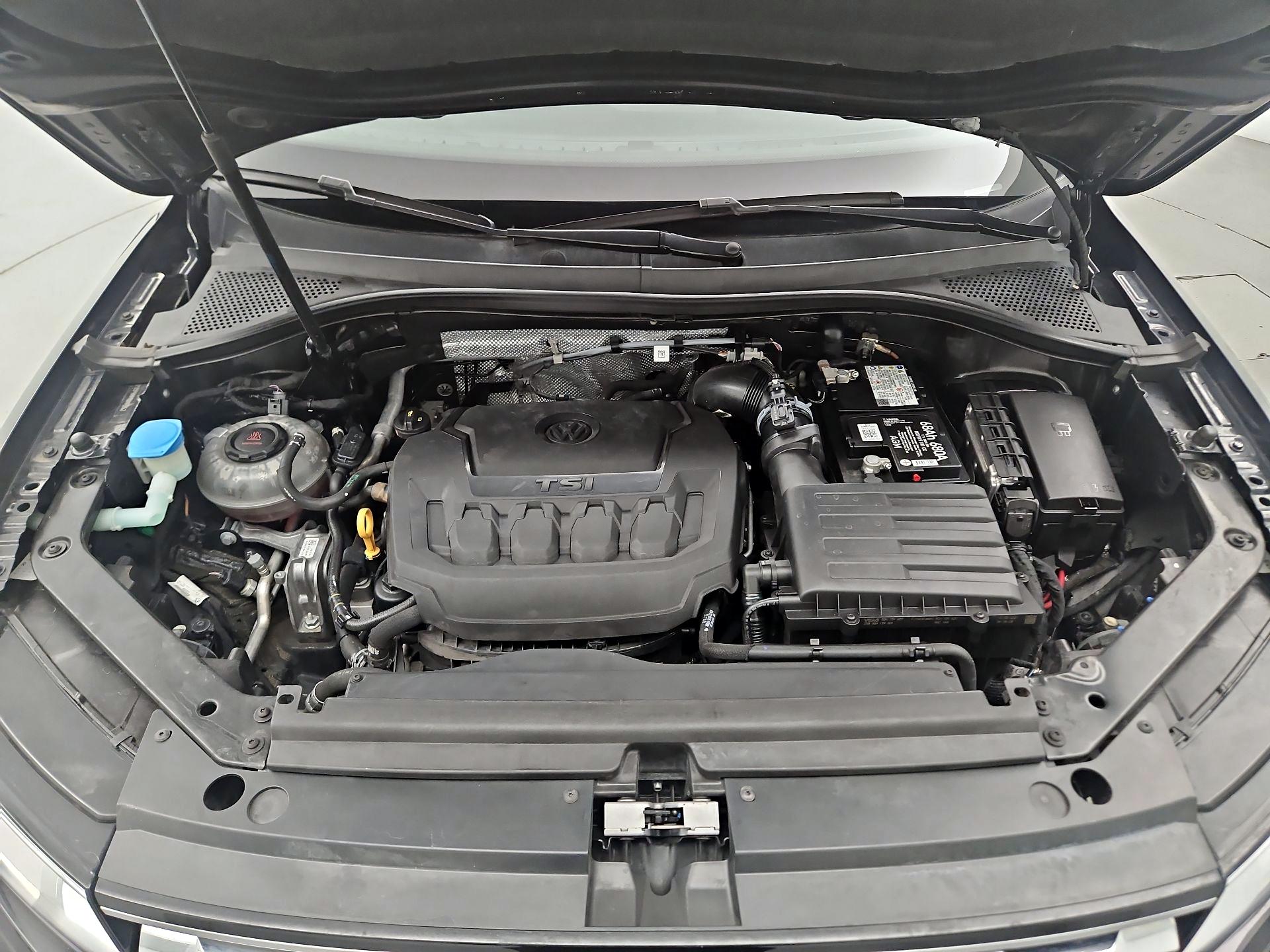 Thumbnail: 2021 Volkswagen Tiguan - 20