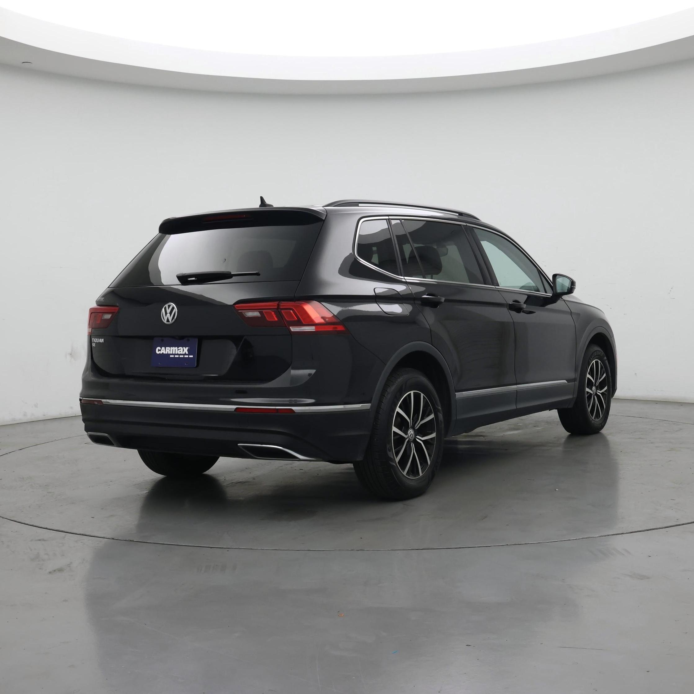 Thumbnail: 2021 Volkswagen Tiguan - 8
