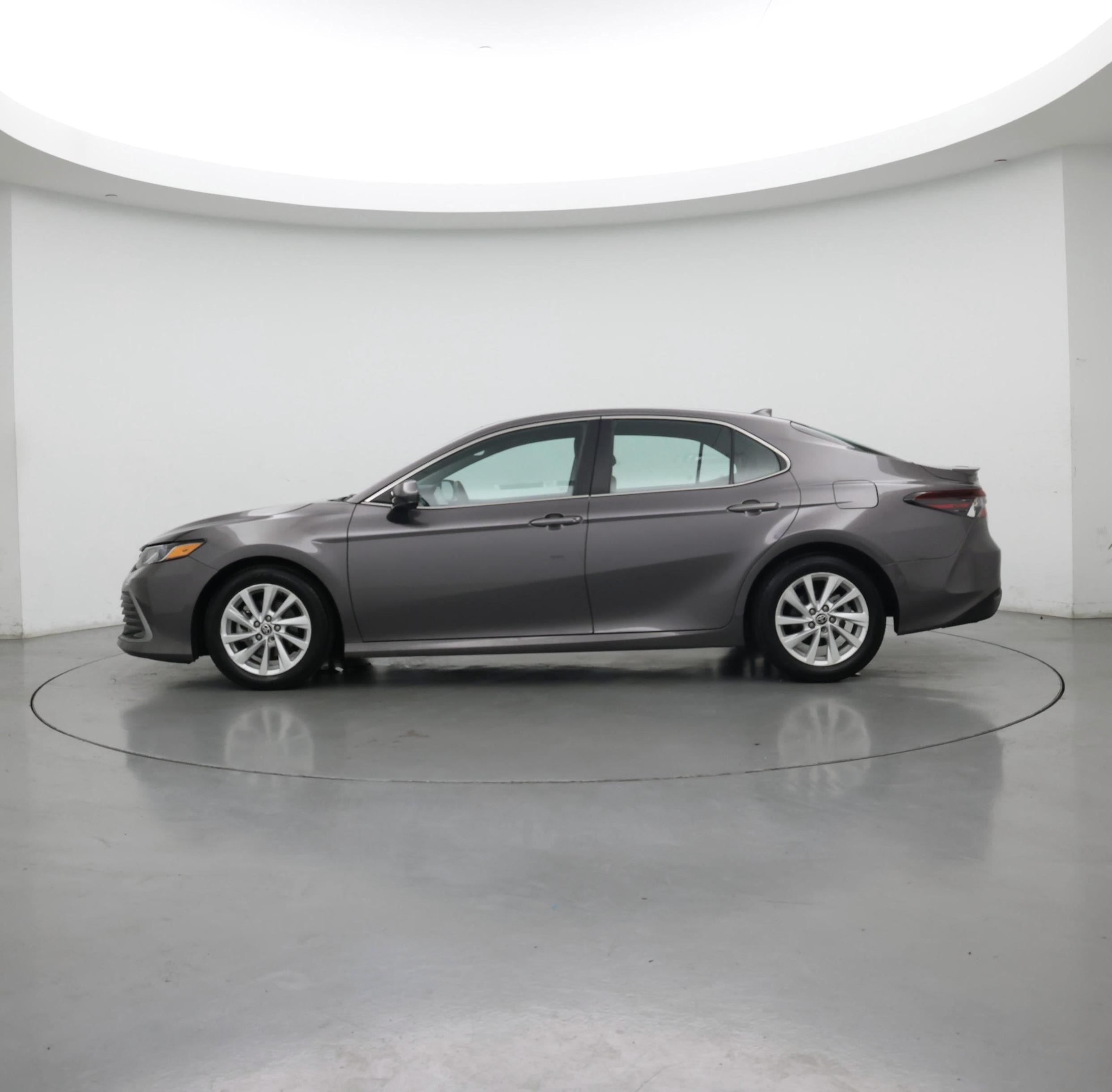 Thumbnail: 2022 Toyota Camry - 3