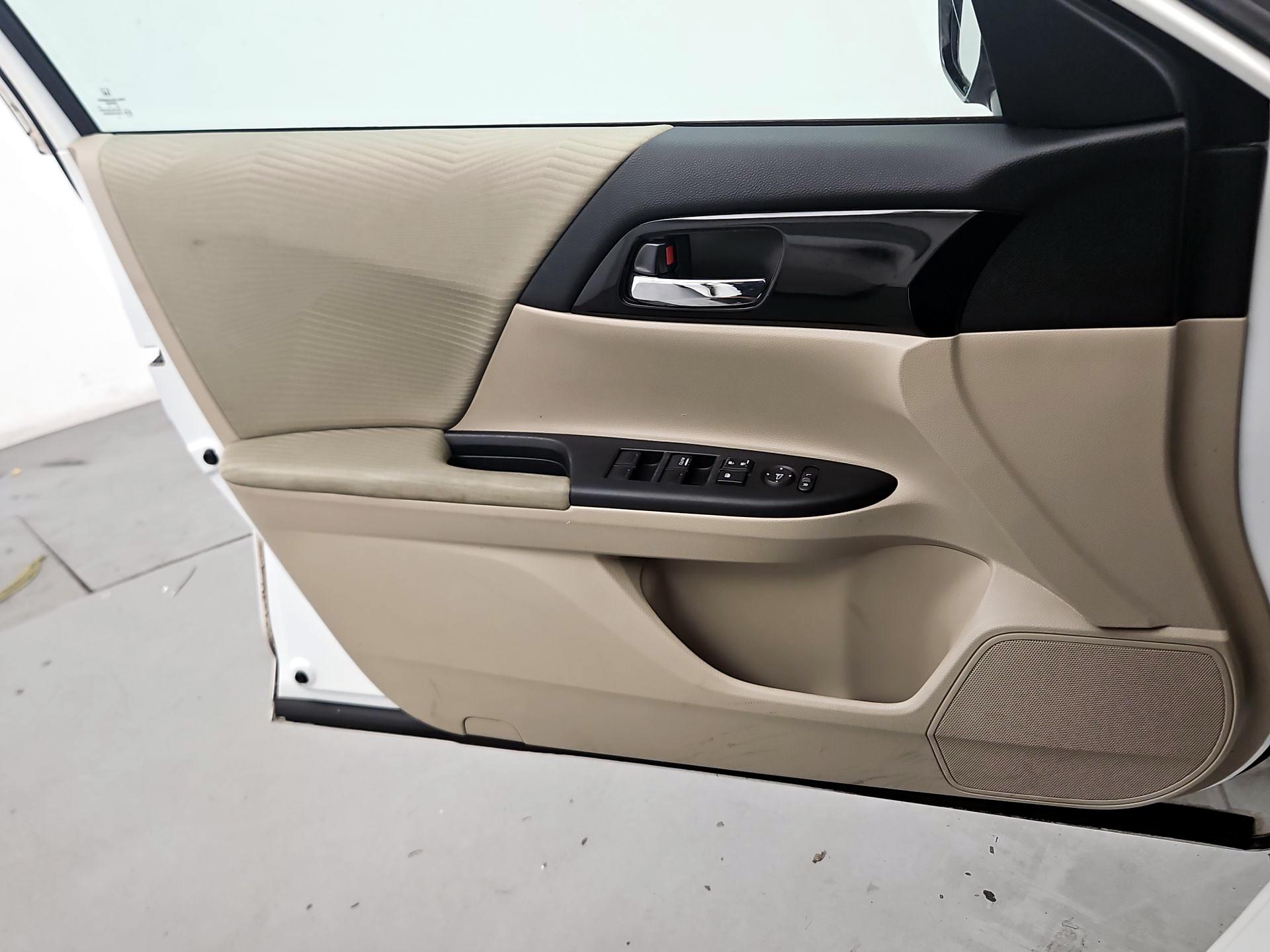 Thumbnail: 2016 Honda Accord - 12
