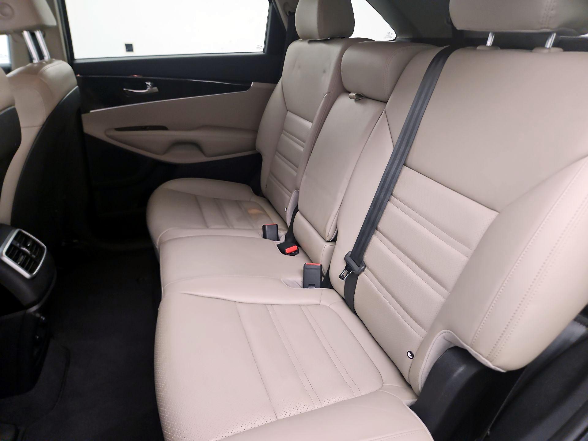 Thumbnail: 2019 Kia Sorento - 18