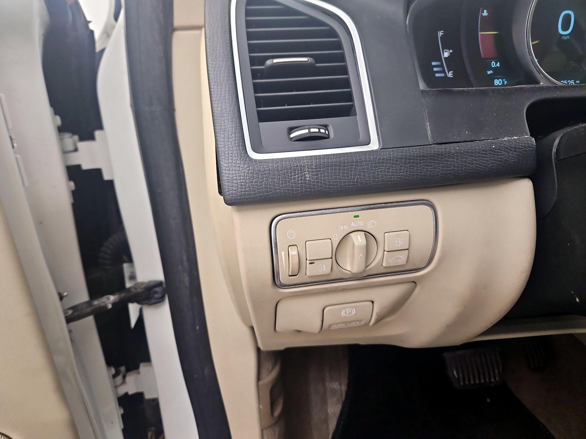 Thumbnail: 2014 Volvo XC60 - 13