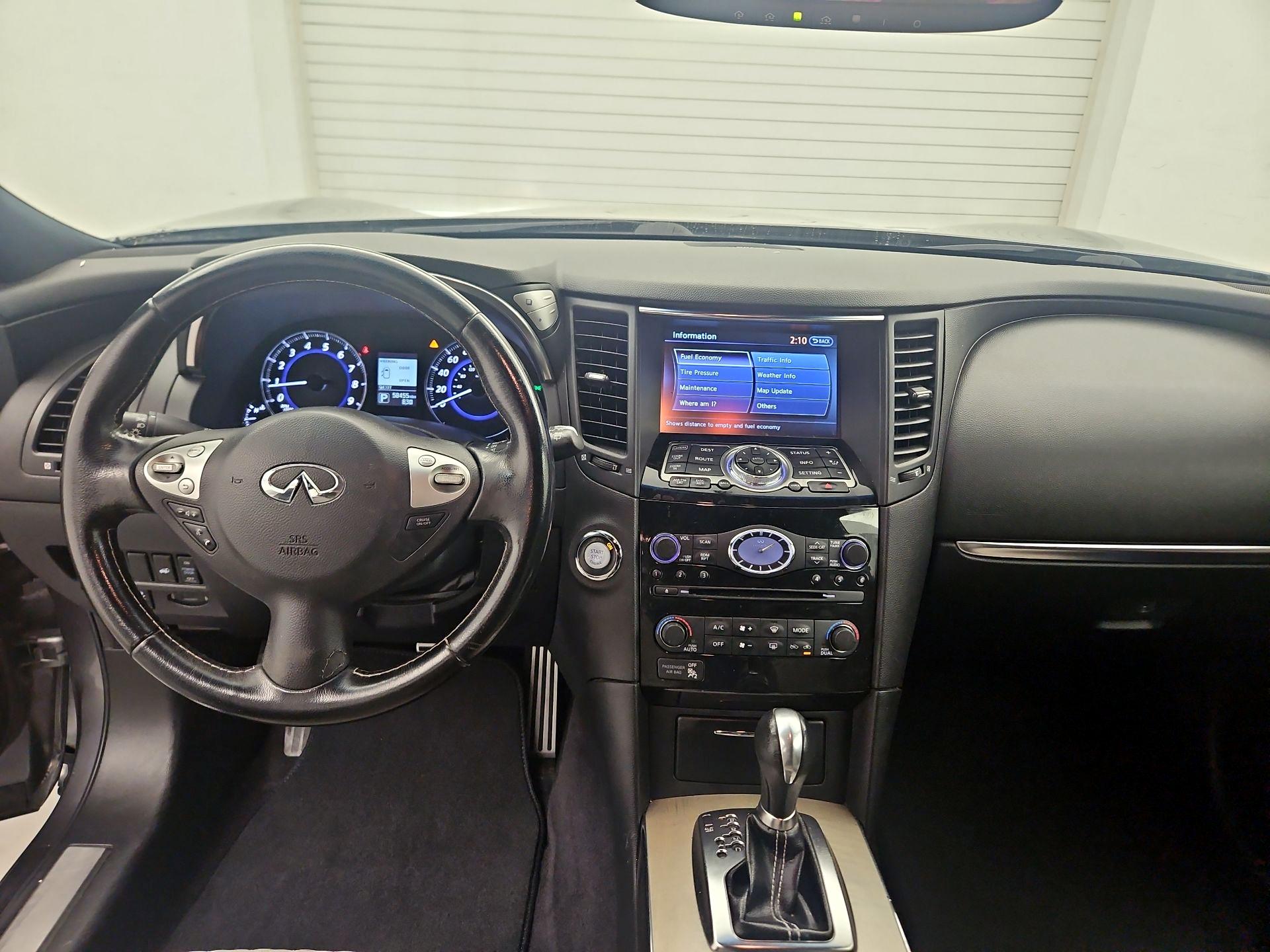 Thumbnail: 2017 INFINITI QX70 - 9
