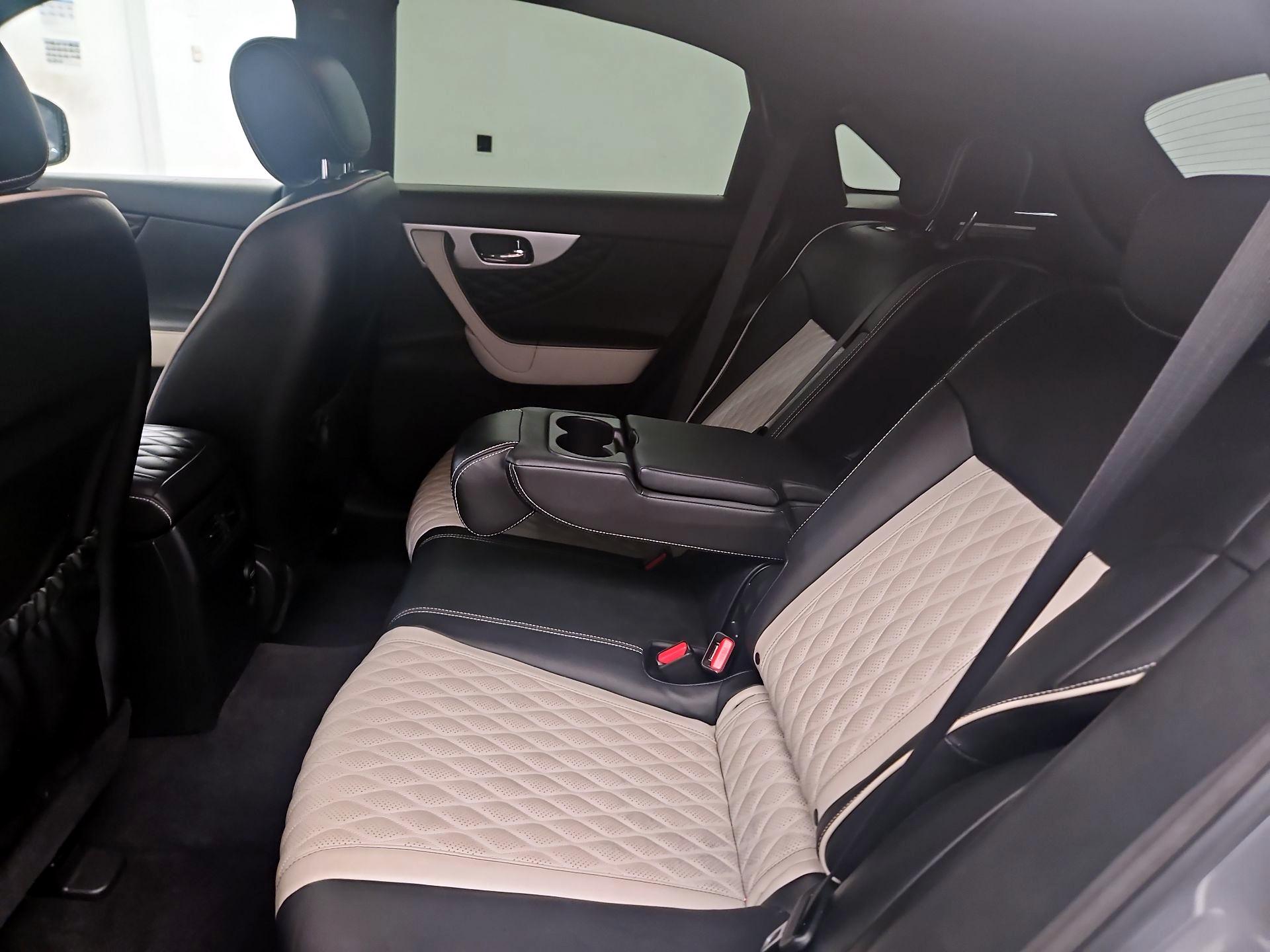 Thumbnail: 2017 INFINITI QX70 - 17