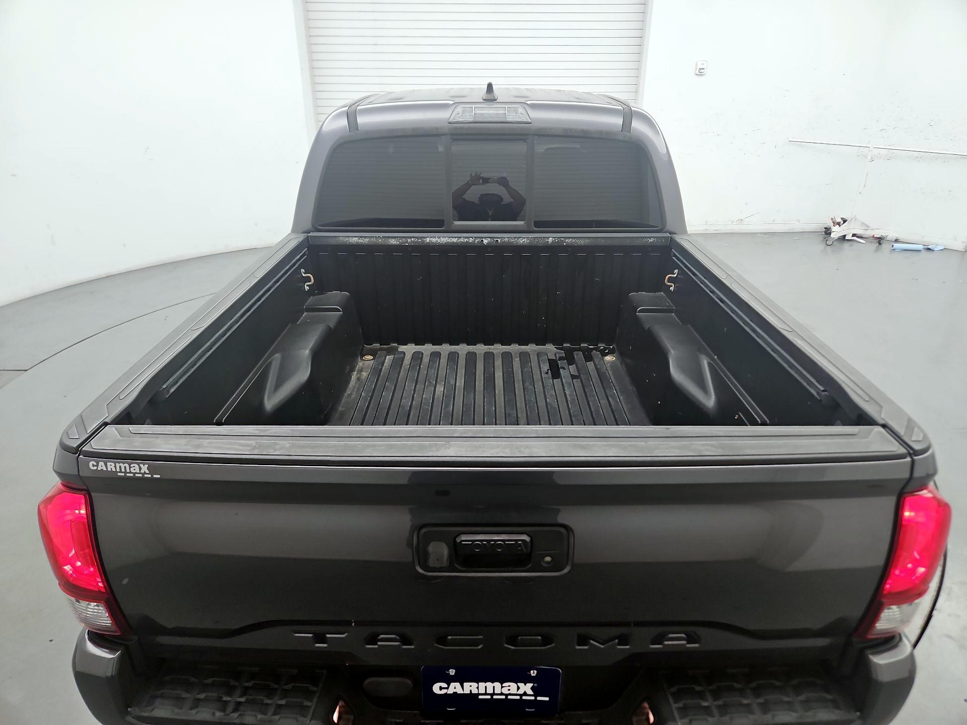 Thumbnail: 2020 Toyota Tacoma - 18