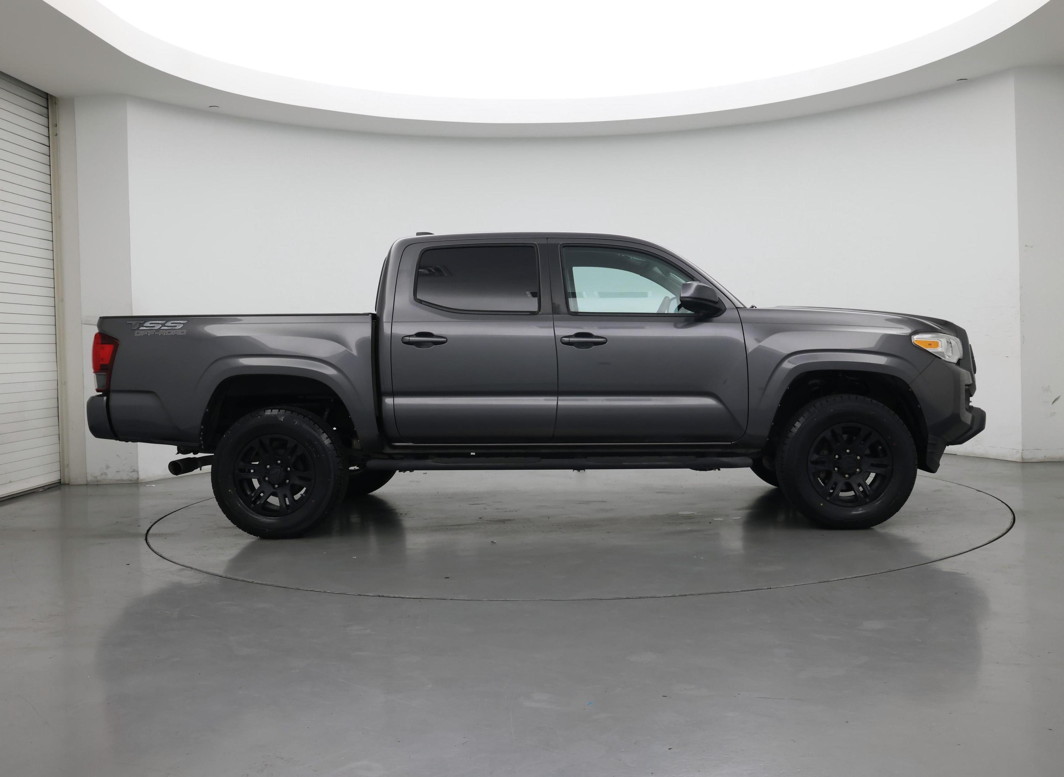 Thumbnail: 2020 Toyota Tacoma - 7