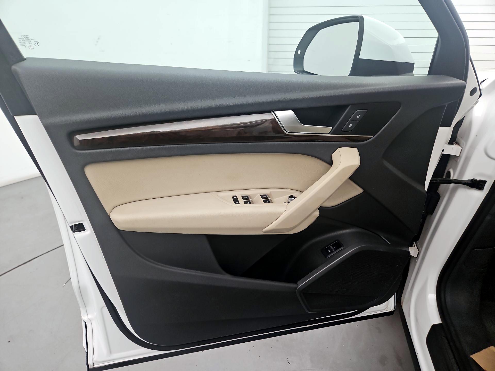 Thumbnail: 2019 Audi Q5 - 12