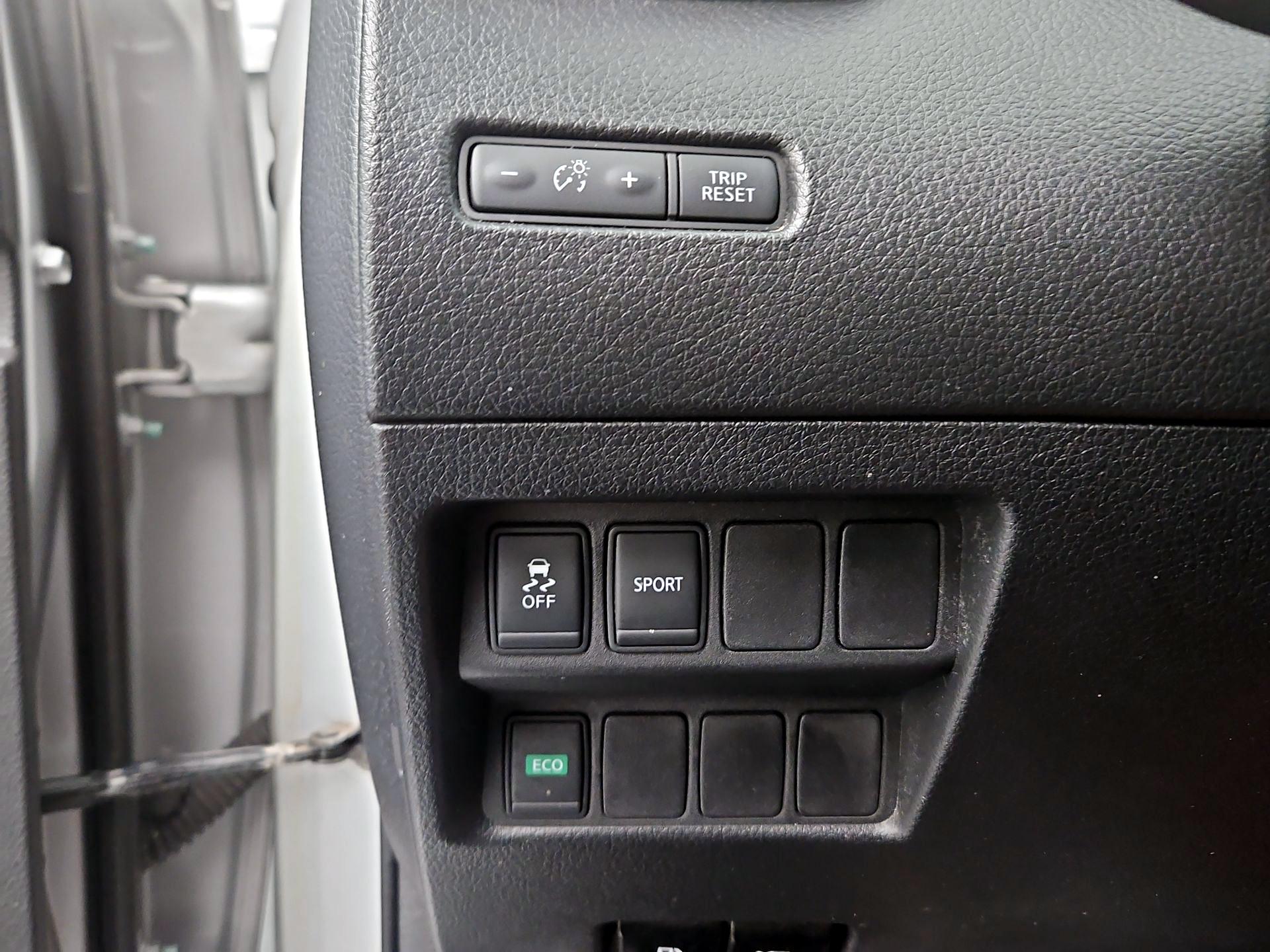 Thumbnail: 2016 Nissan Rogue - 13