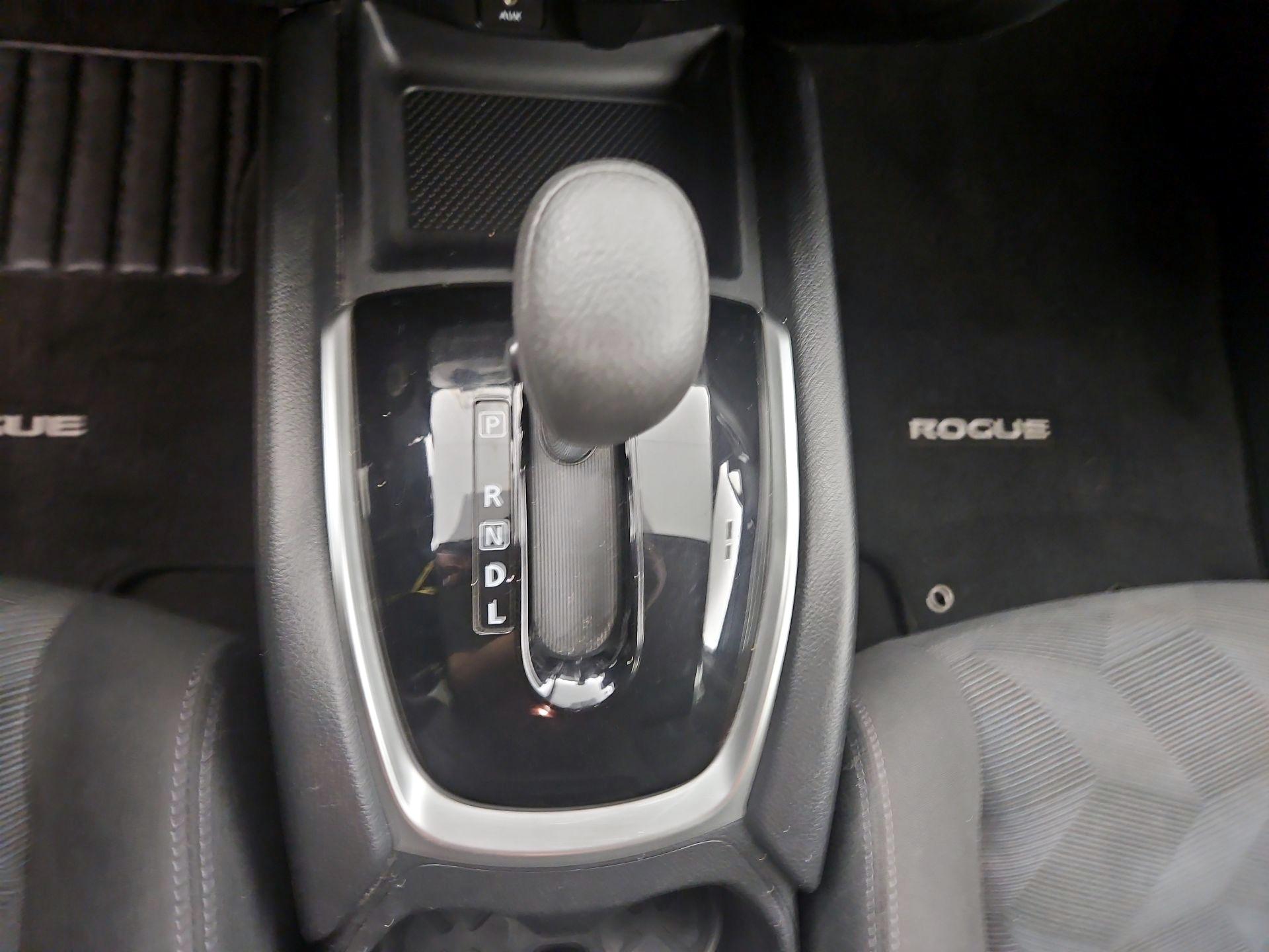 Thumbnail: 2016 Nissan Rogue - 17