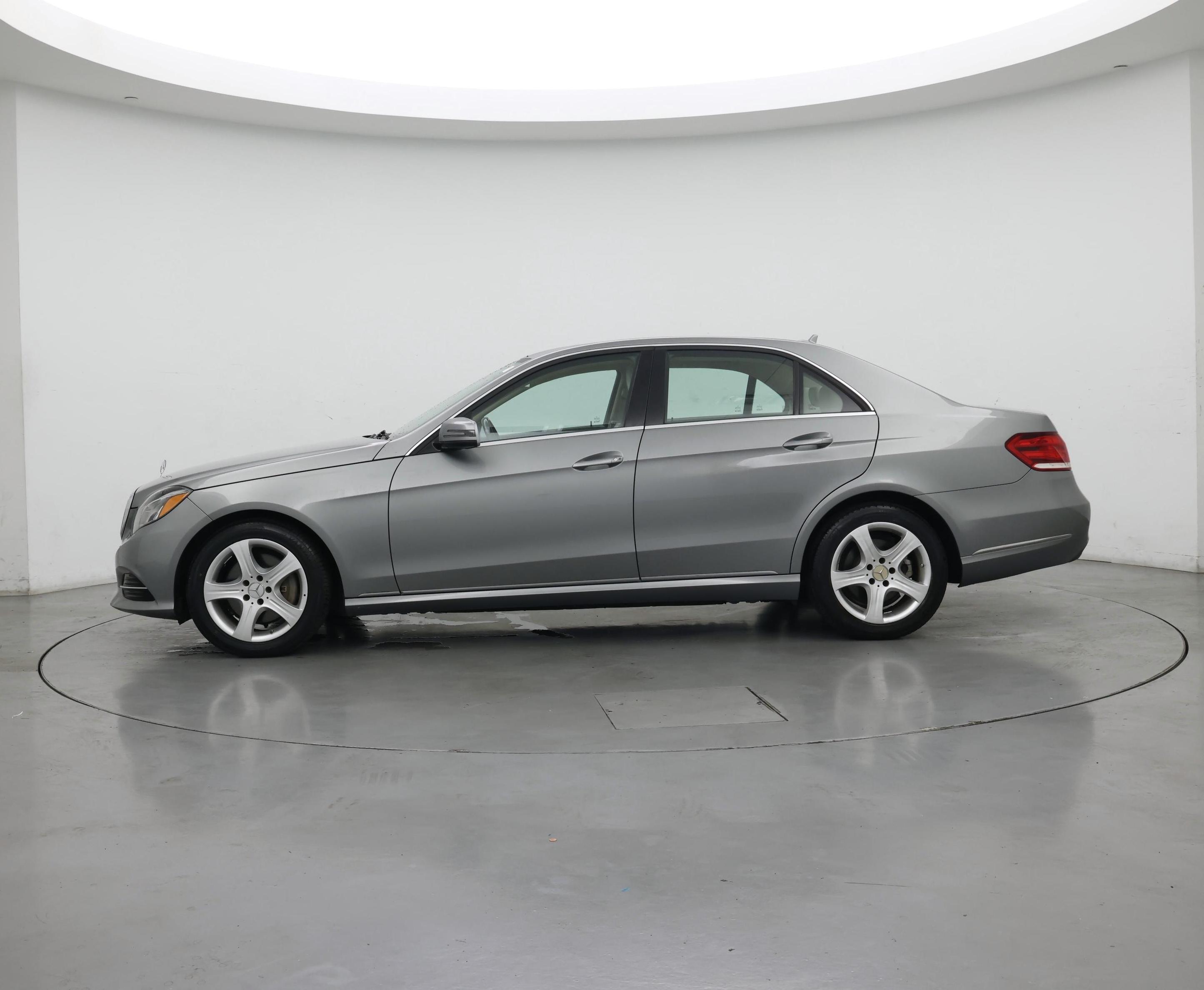 Thumbnail: 2014 Mercedes-Benz E-Class - 3