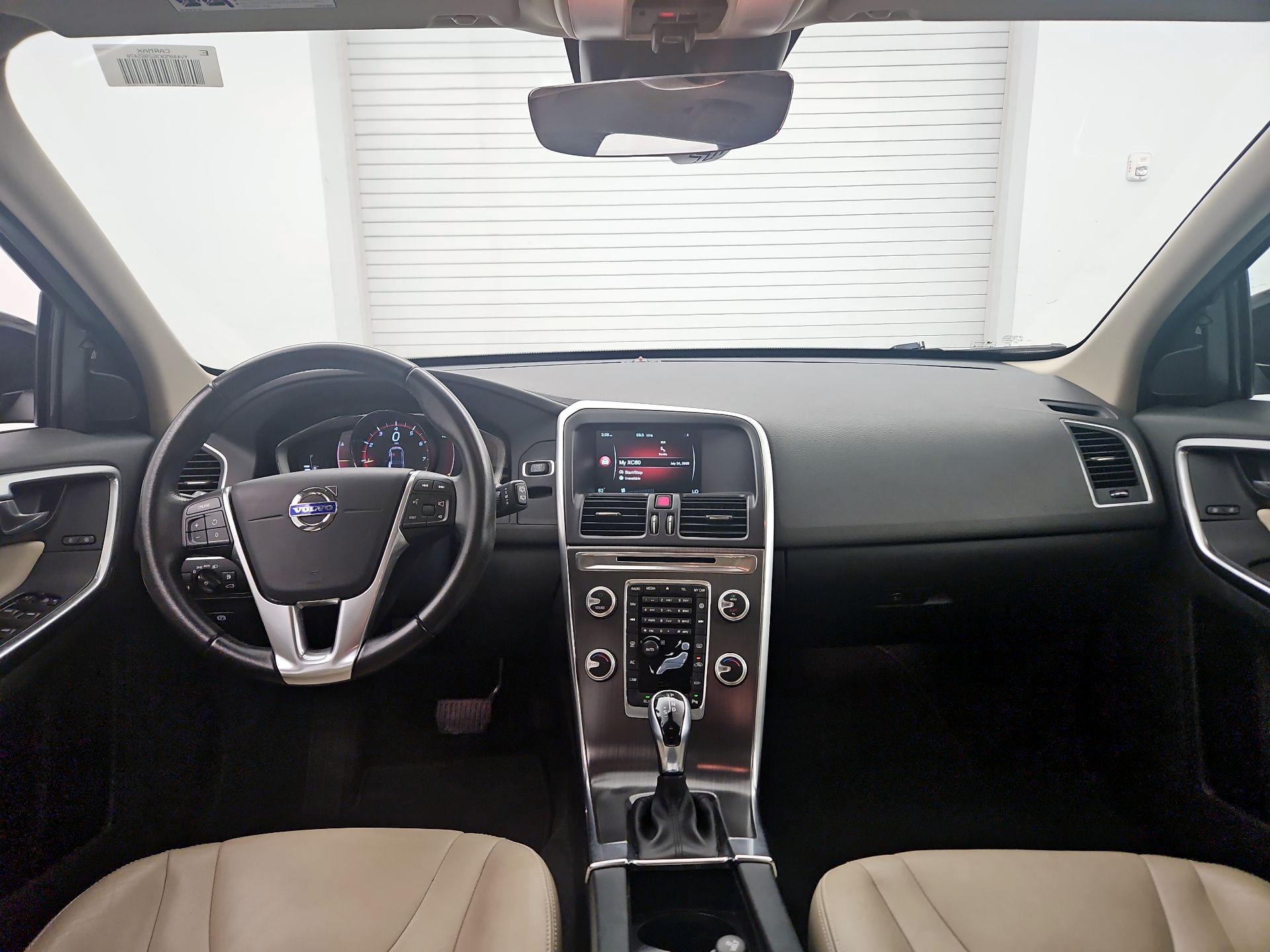 Thumbnail: 2016 Volvo XC60 - 9