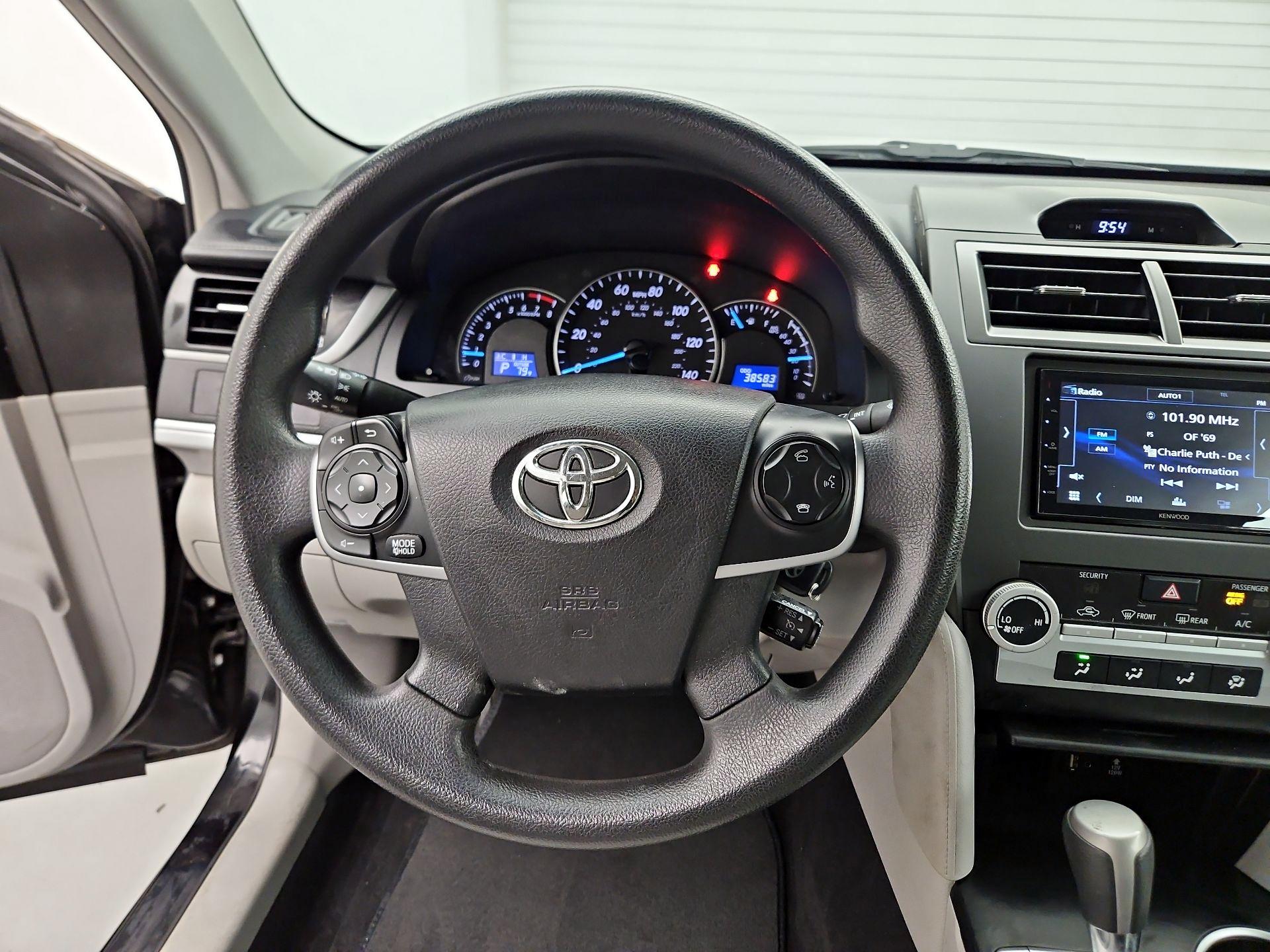 Thumbnail: 2014 Toyota Camry - 10