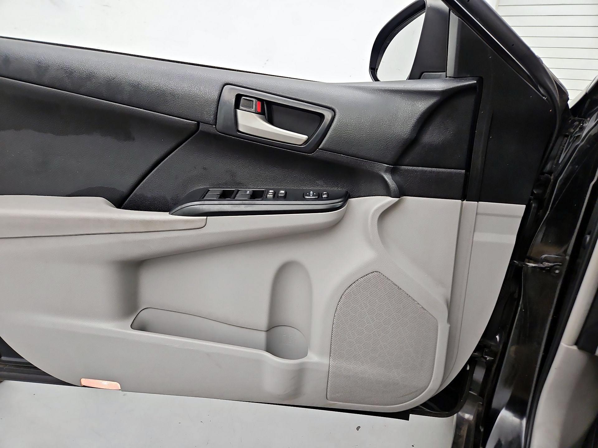 Thumbnail: 2014 Toyota Camry - 12