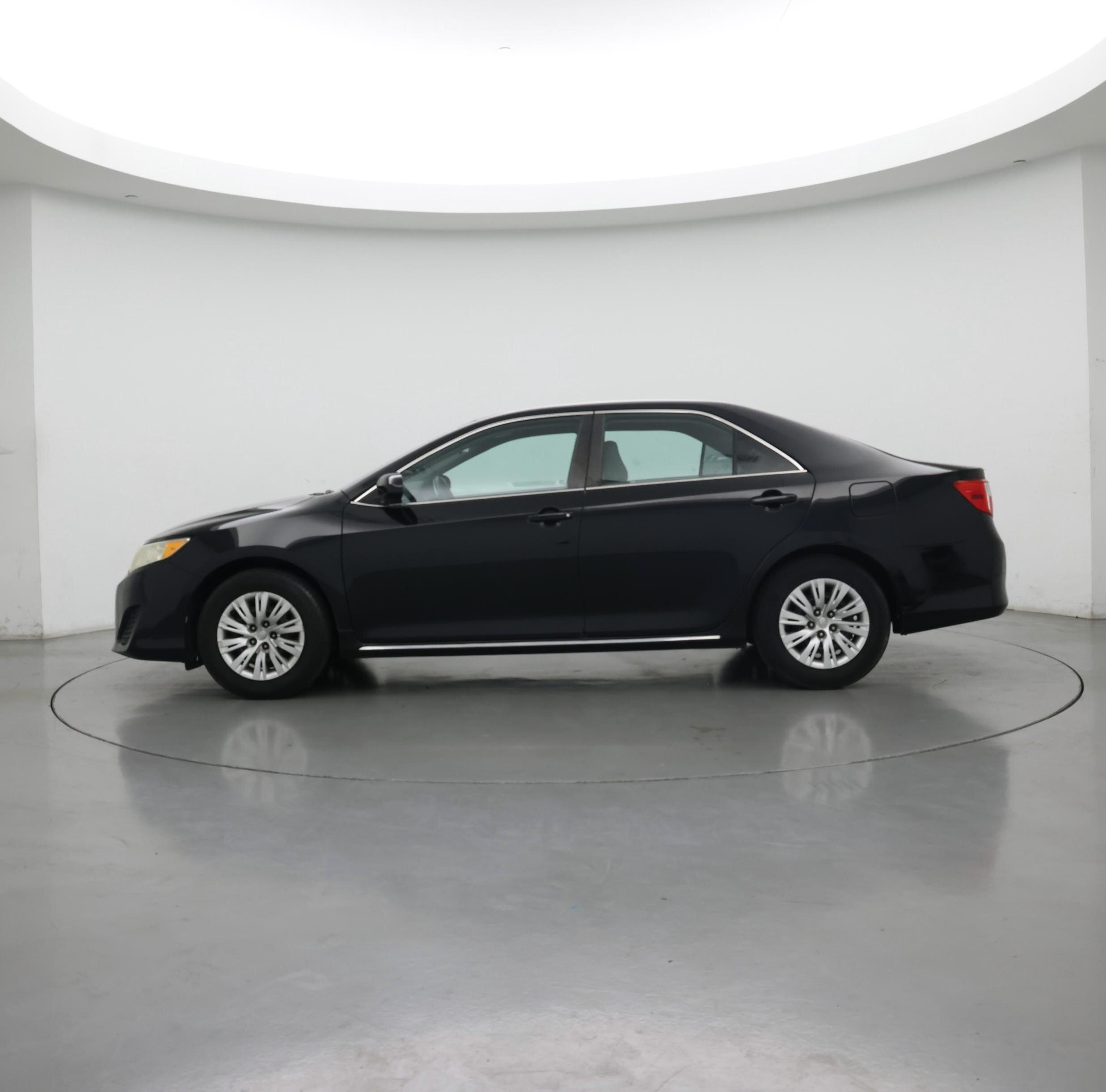 Thumbnail: 2014 Toyota Camry - 3