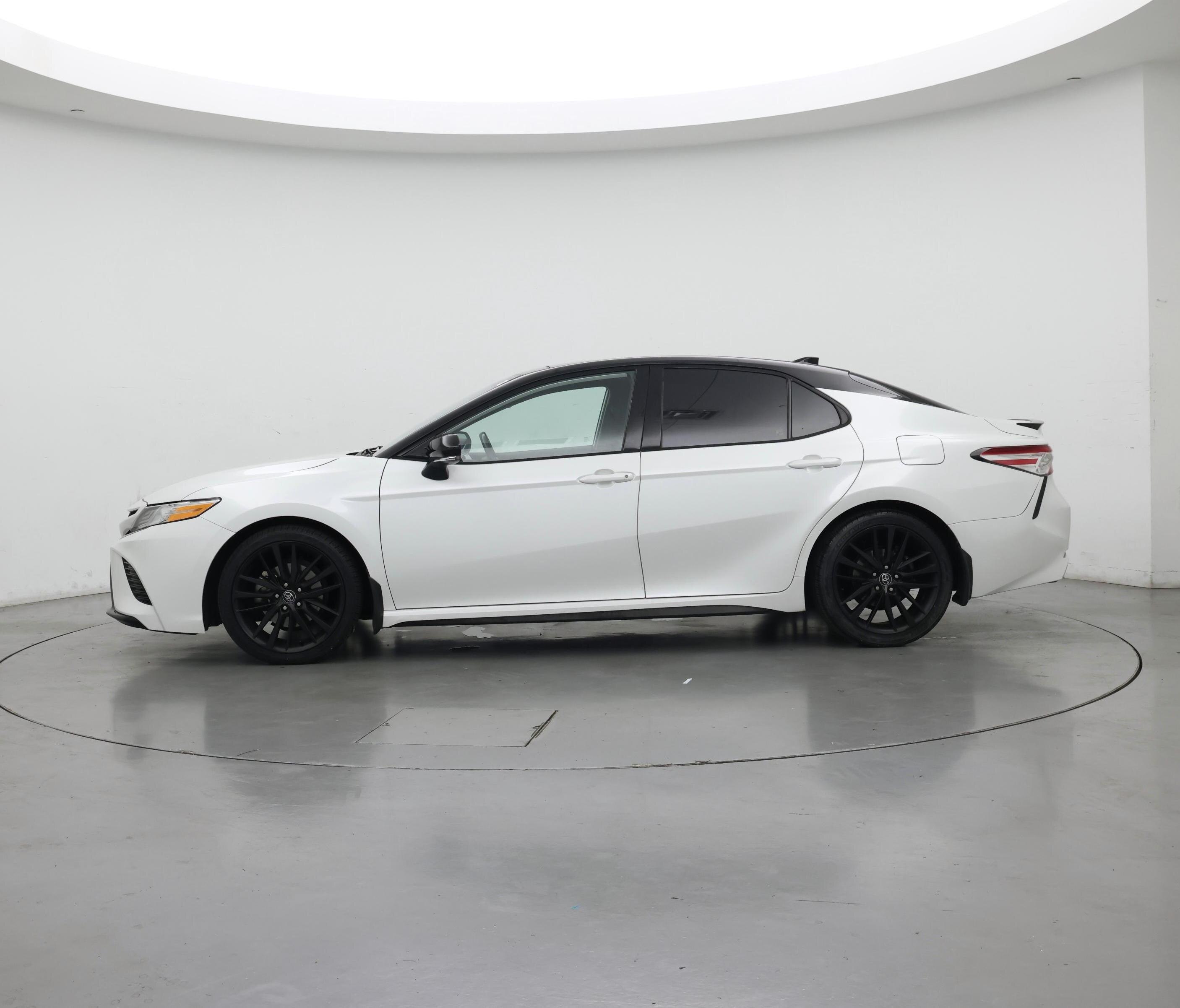 Thumbnail: 2020 Toyota Camry - 3