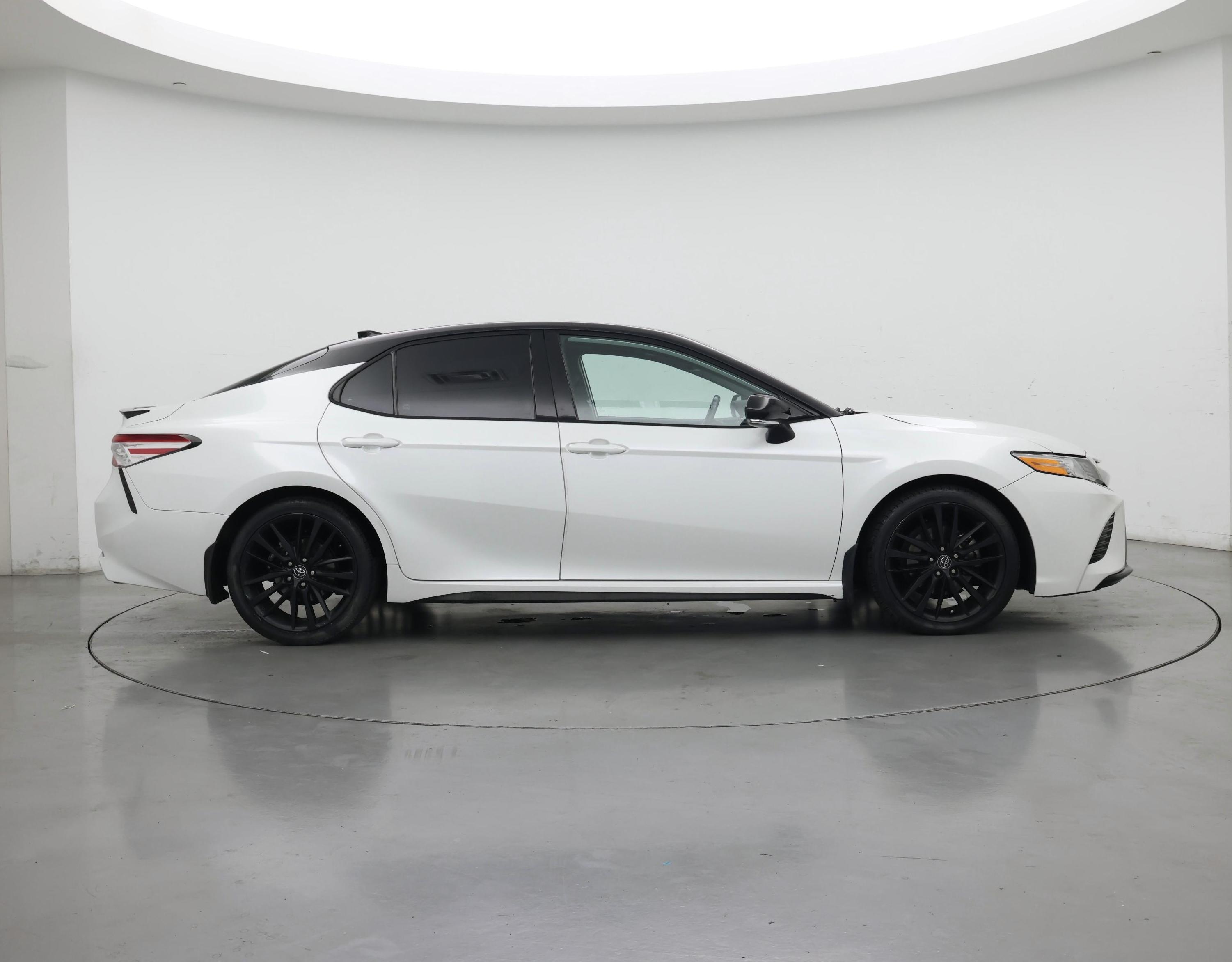 Thumbnail: 2020 Toyota Camry - 7