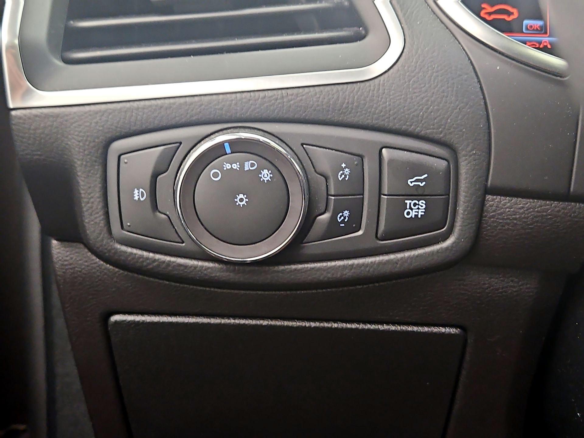 Thumbnail: 2019 Ford Edge - 13