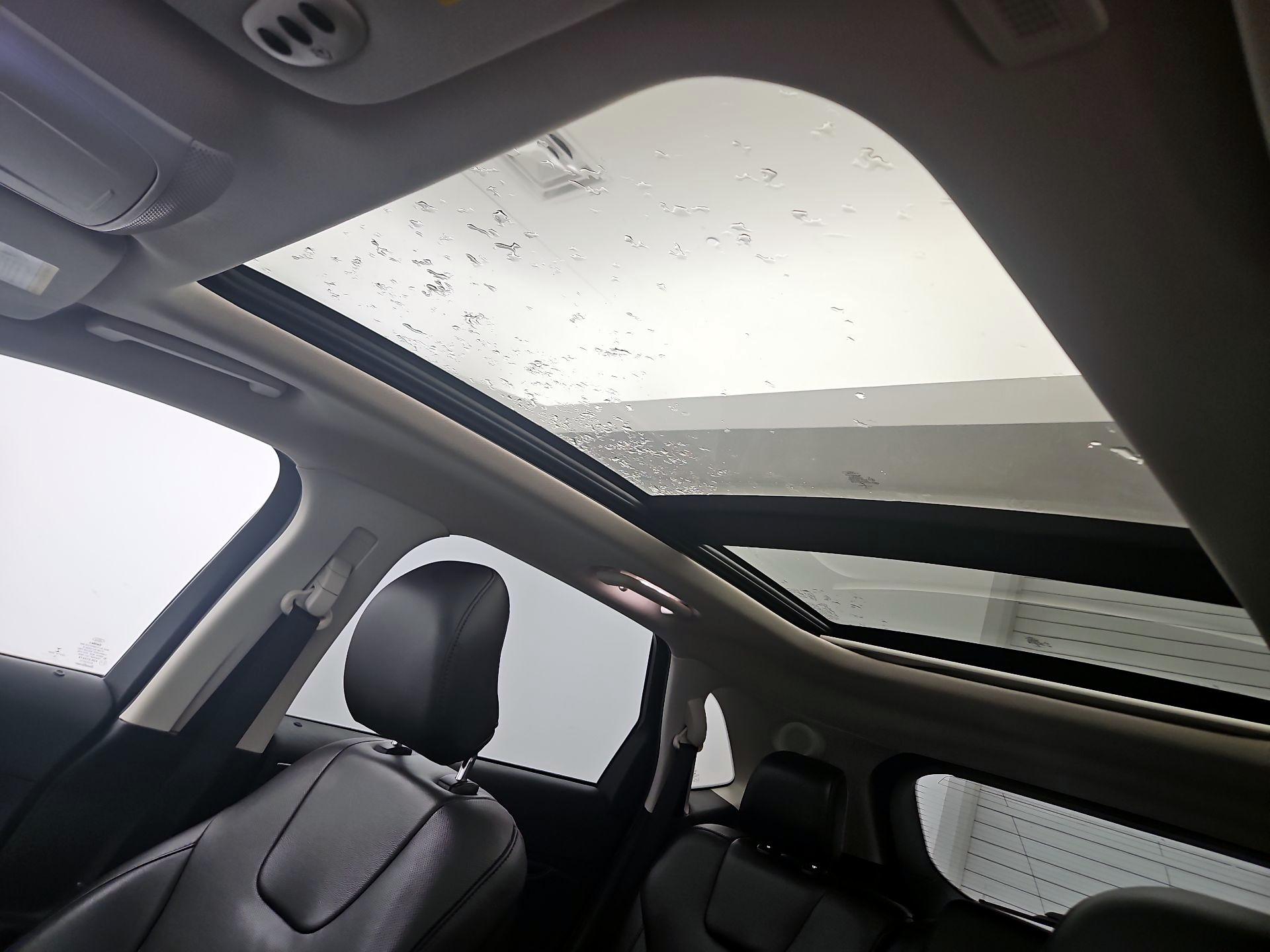 Thumbnail: 2019 Ford Edge - 19