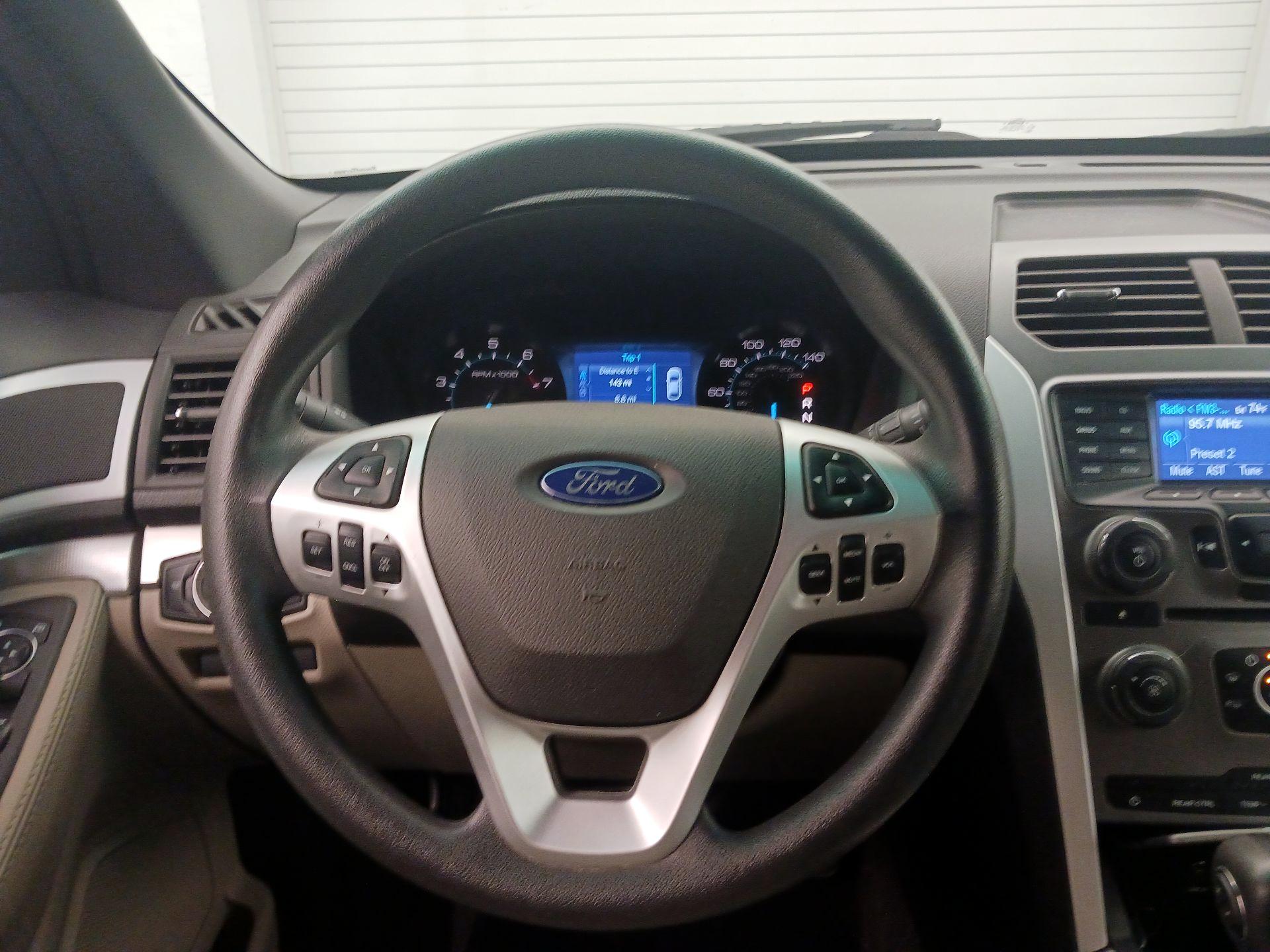 Thumbnail: 2013 Ford Explorer - 10