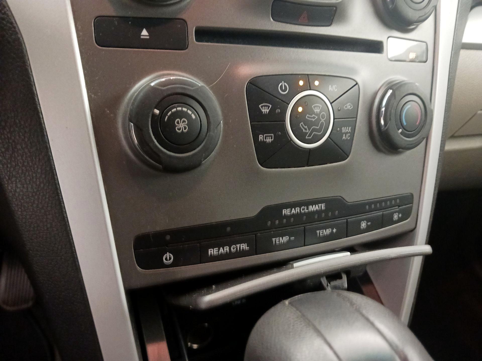 Thumbnail: 2013 Ford Explorer - 15