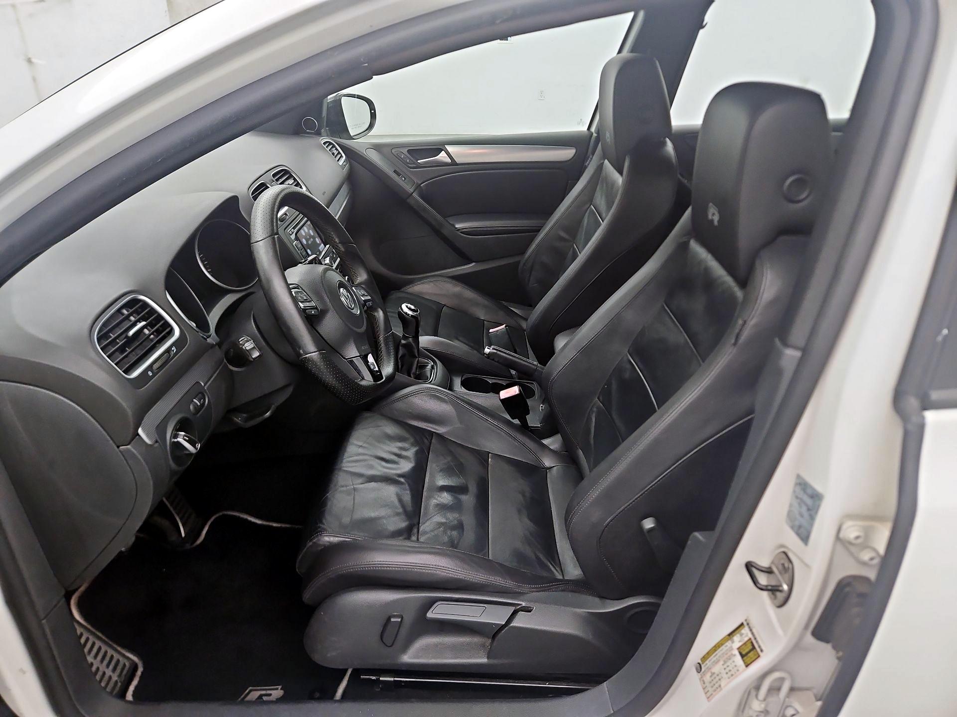 Thumbnail: 2013 Volkswagen Golf - 11