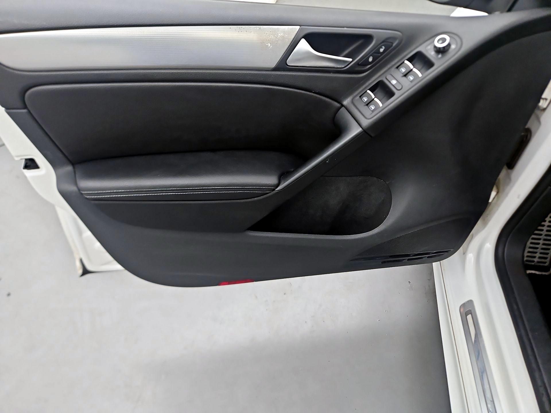 Thumbnail: 2013 Volkswagen Golf - 12