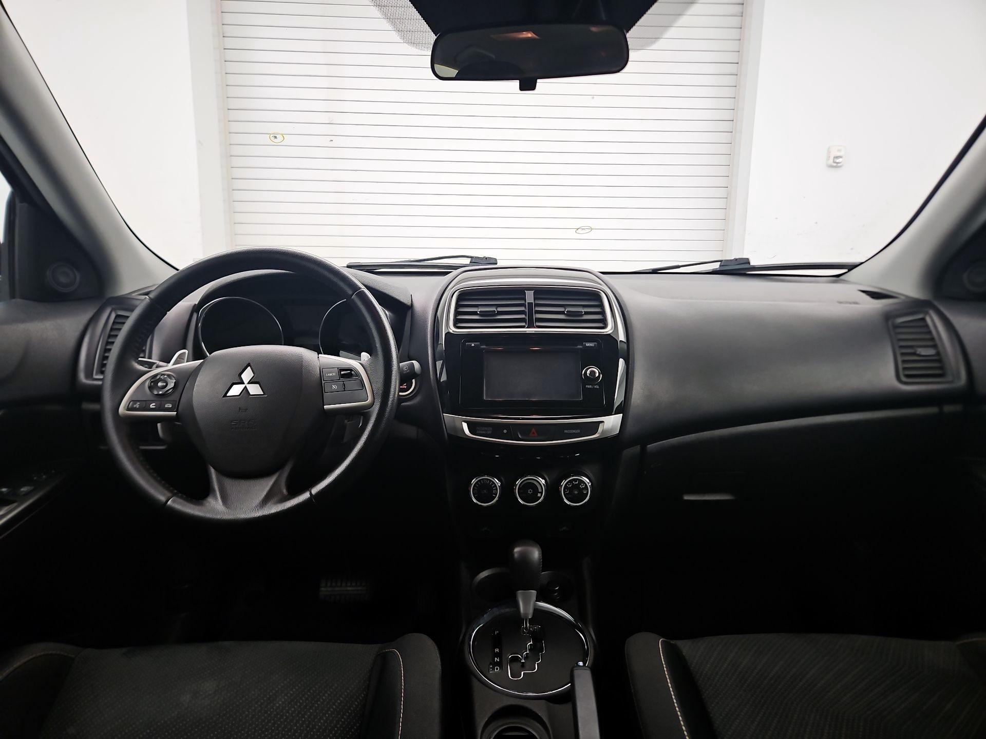 Thumbnail: 2015 Mitsubishi Outlander Sport - 9