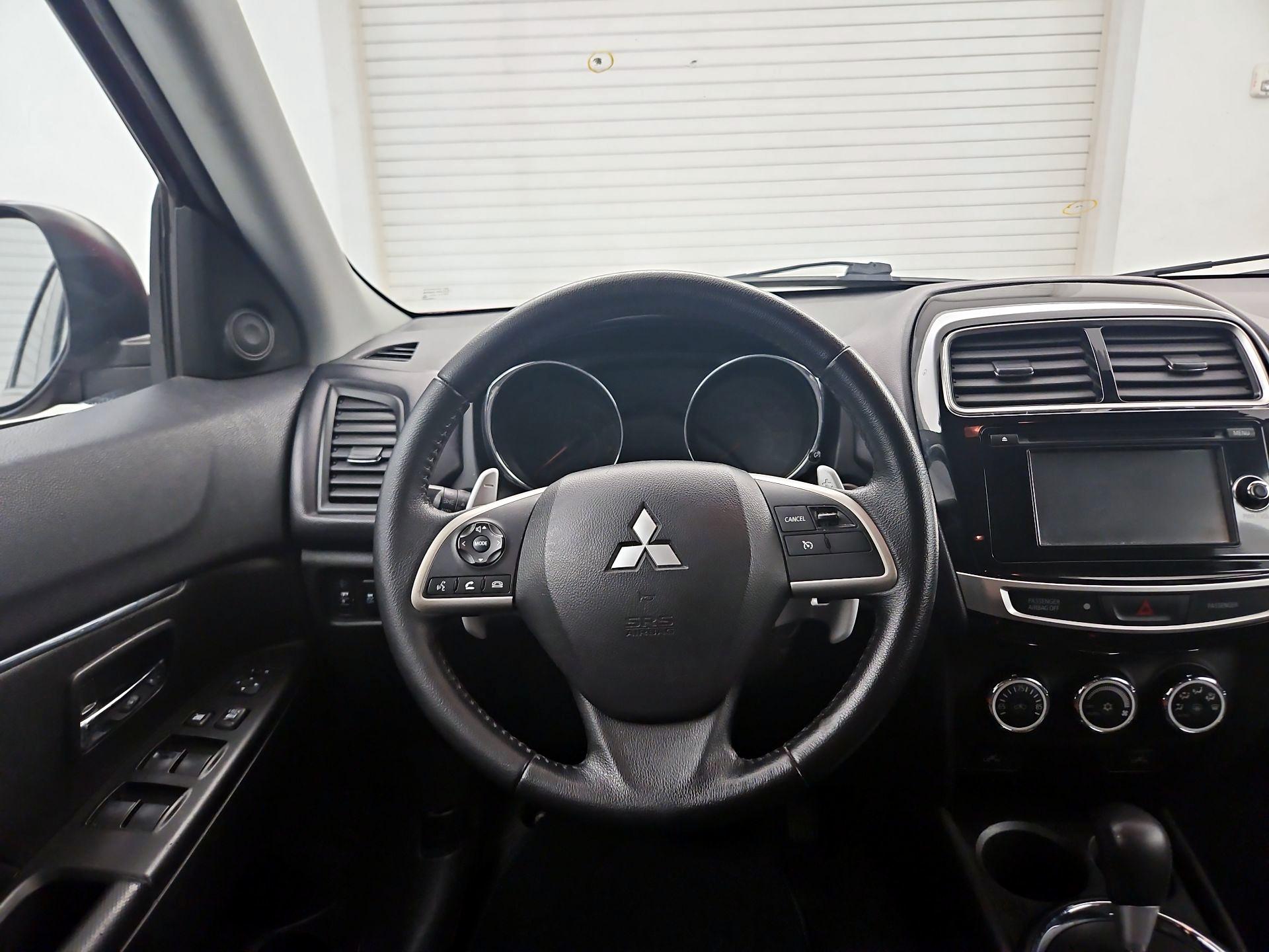 Thumbnail: 2015 Mitsubishi Outlander Sport - 10