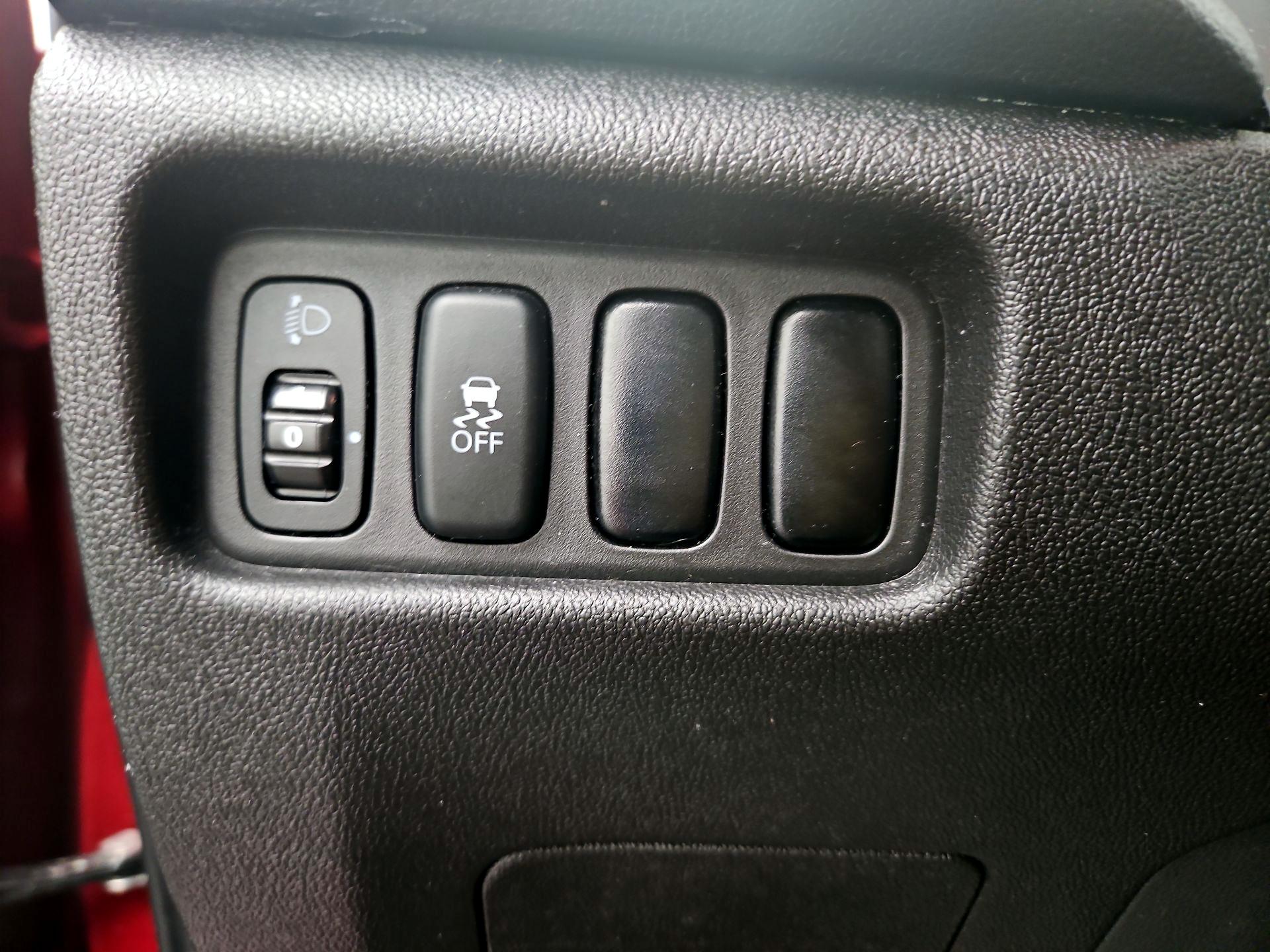 Thumbnail: 2015 Mitsubishi Outlander Sport - 13