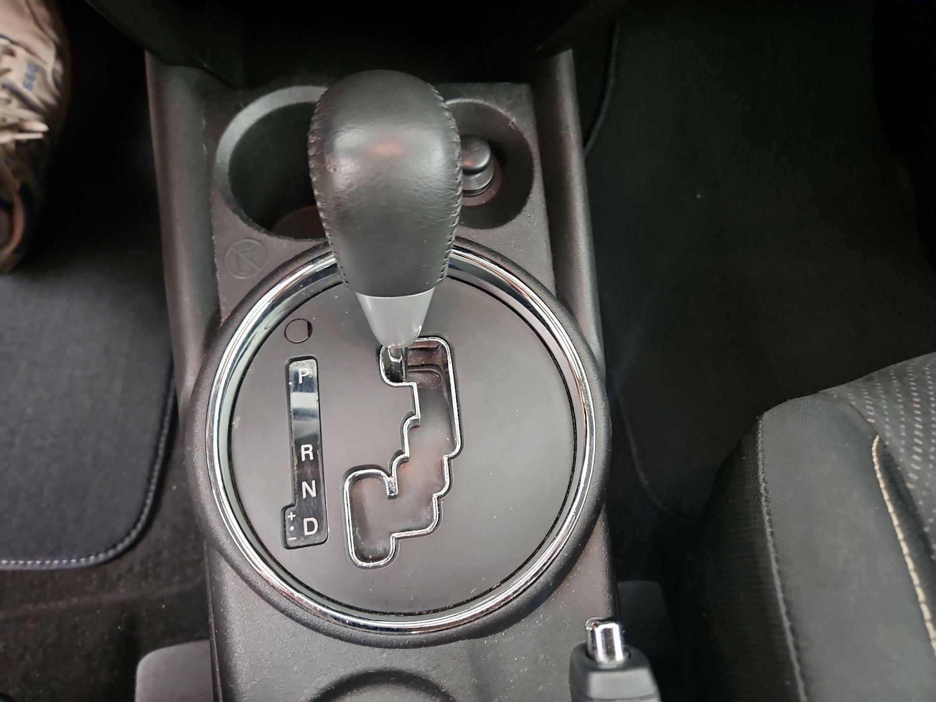 Thumbnail: 2015 Mitsubishi Outlander Sport - 17