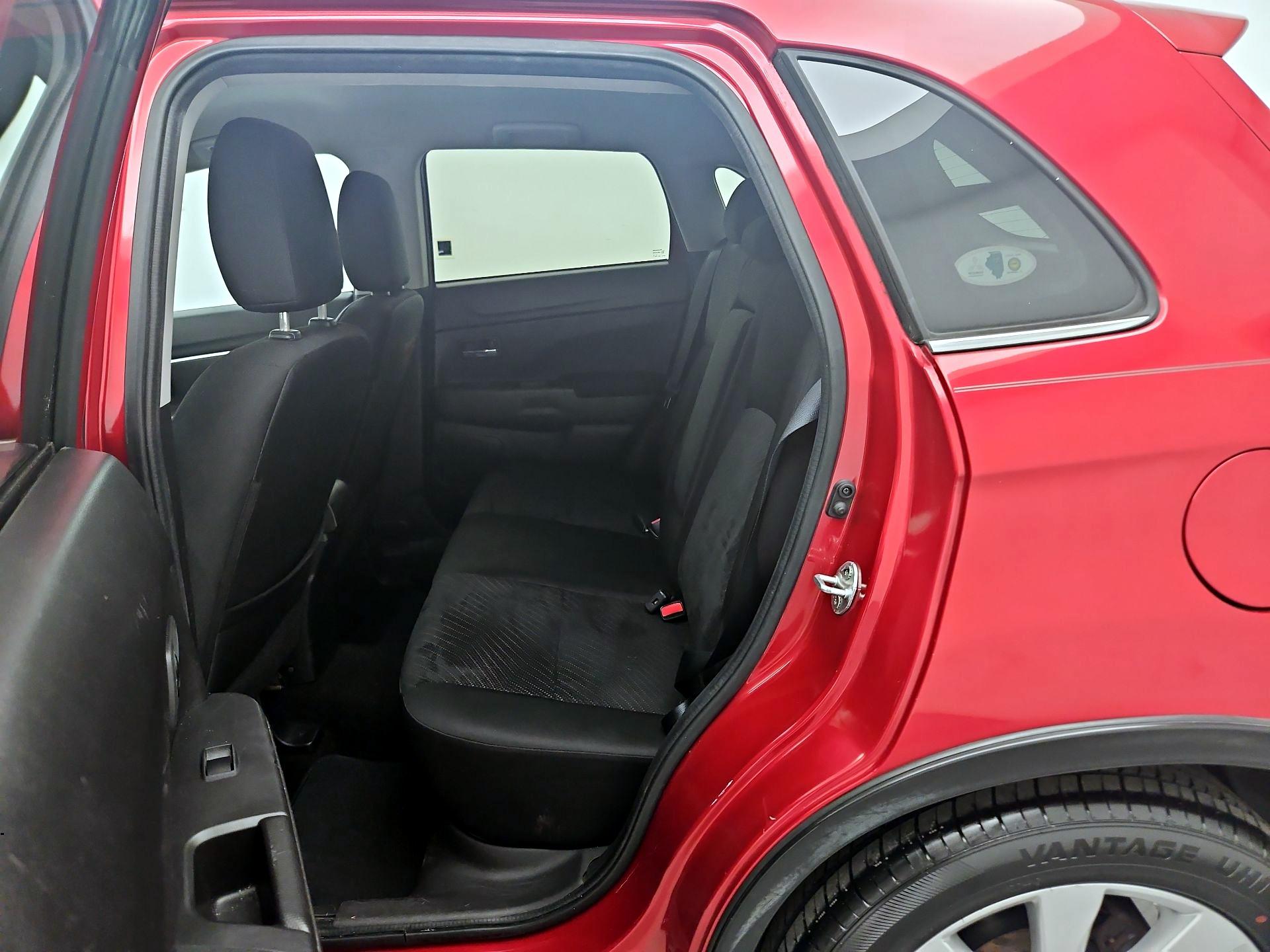 Thumbnail: 2015 Mitsubishi Outlander Sport - 19